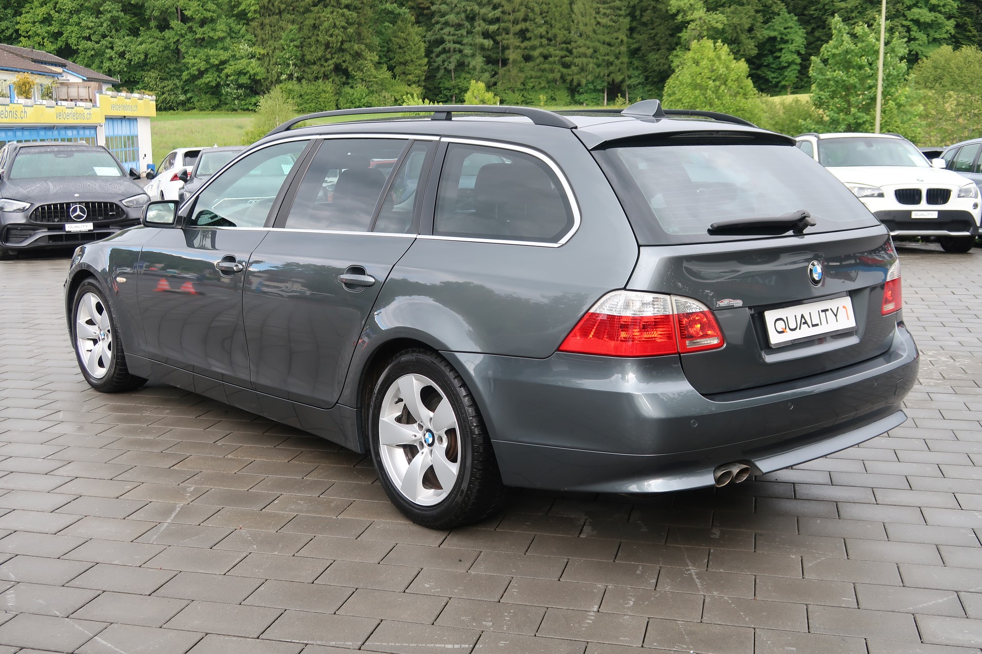 BMW 525d Touring-image-5