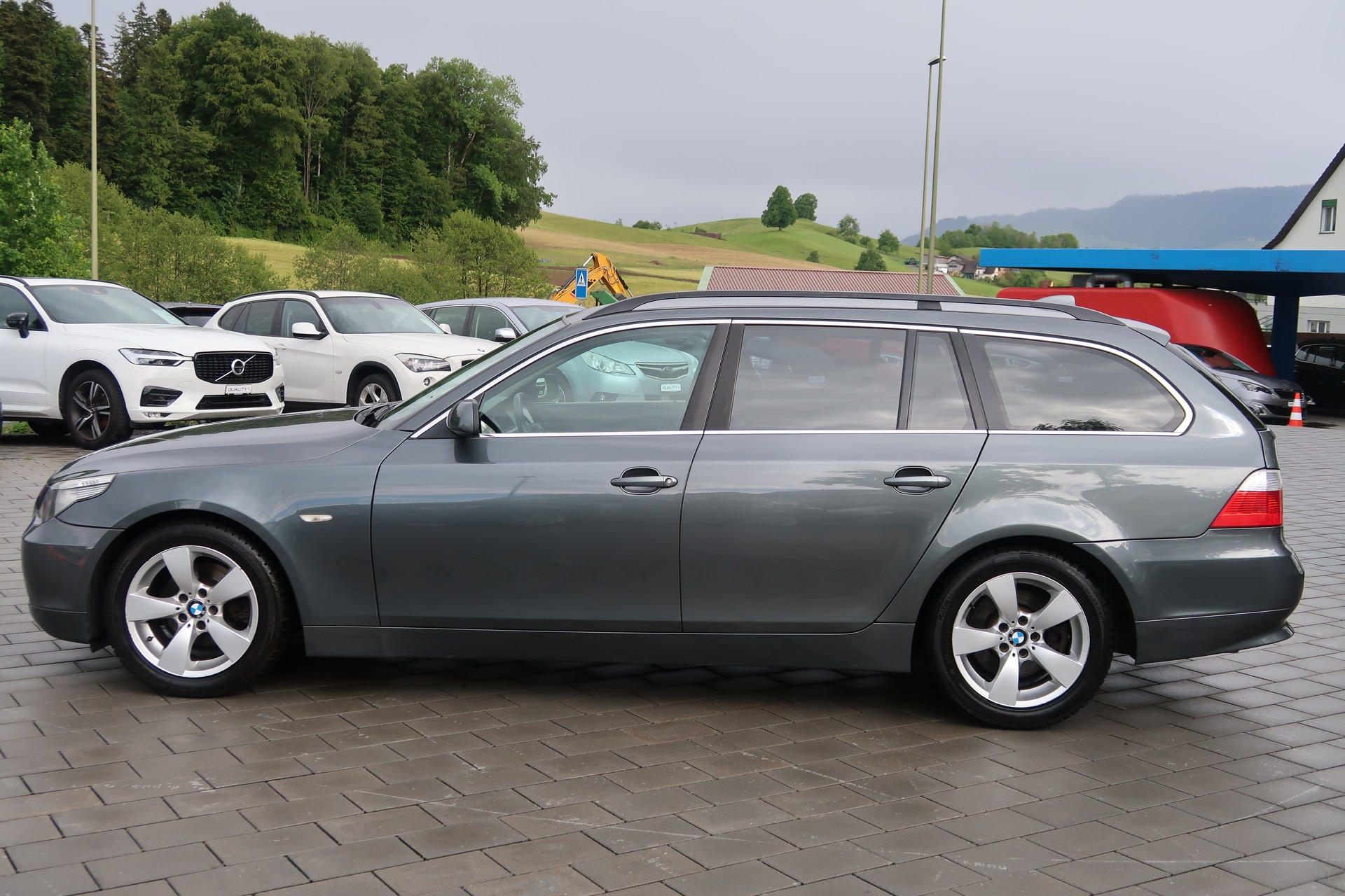 BMW 525d Touring-image-6