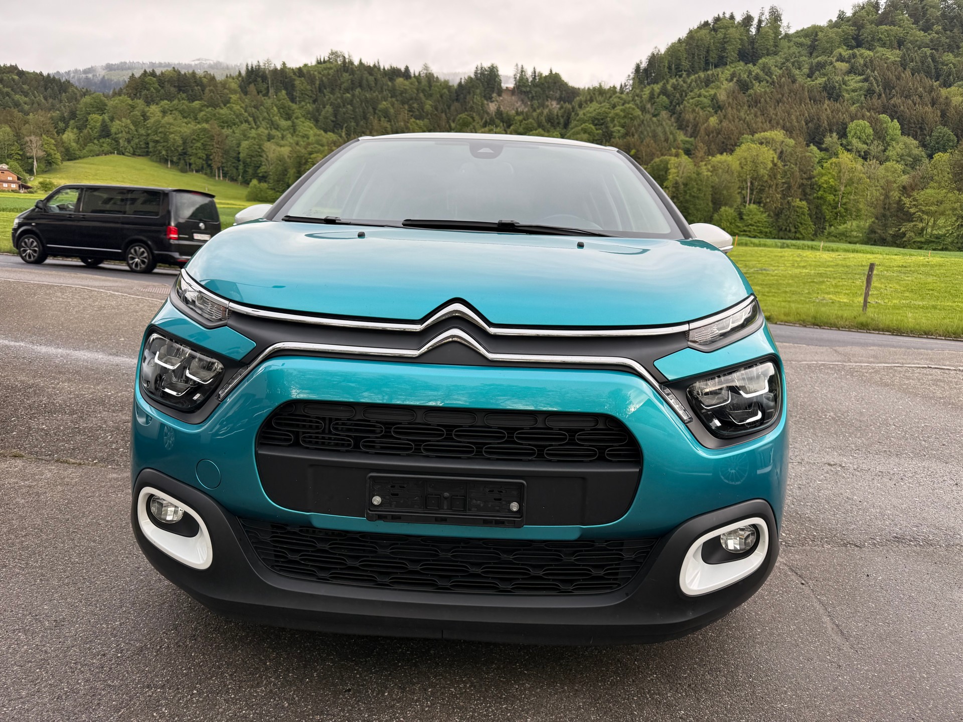 CITROEN C3 1.2i PureTech Swiss Edition EAT6-image-1