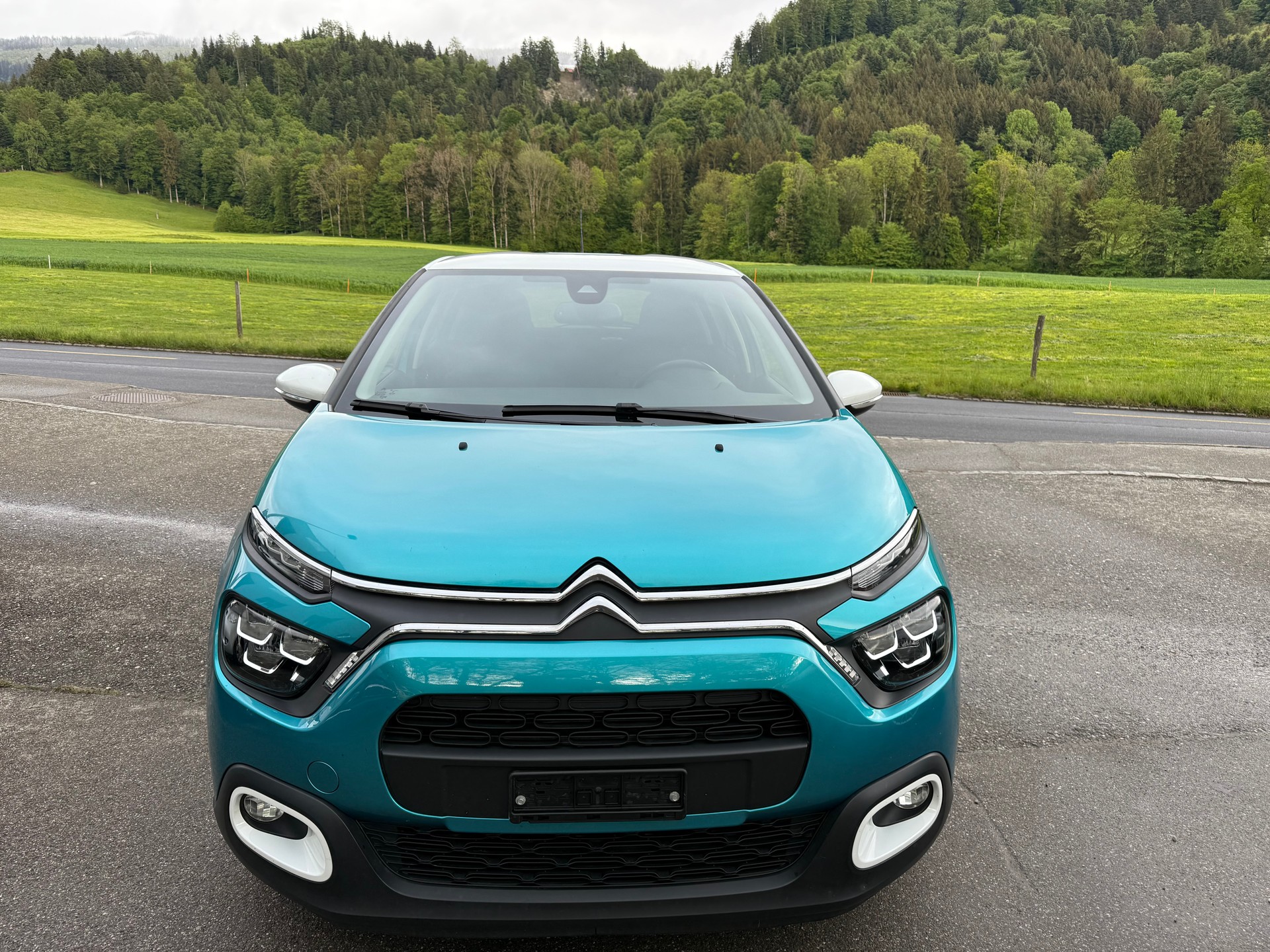 CITROEN C3 1.2i PureTech Swiss Edition EAT6-image-2