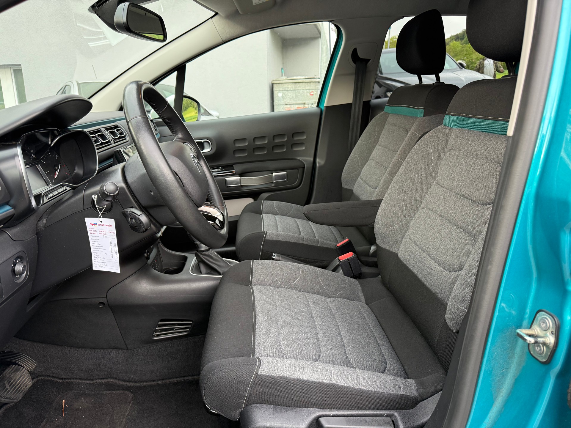 CITROEN C3 1.2i PureTech Swiss Edition EAT6-image-8