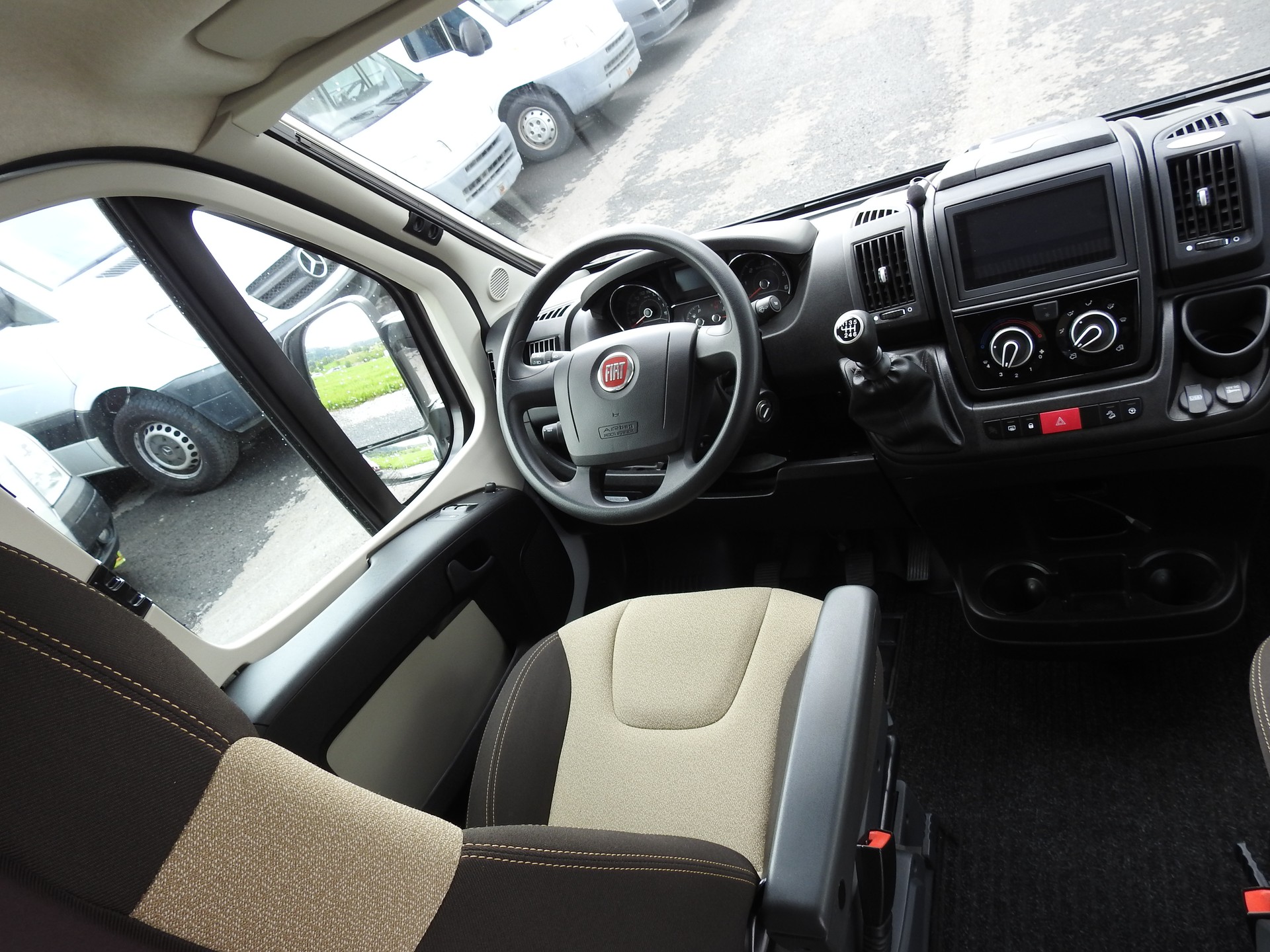 FIAT Karmann Davis 600-image-13