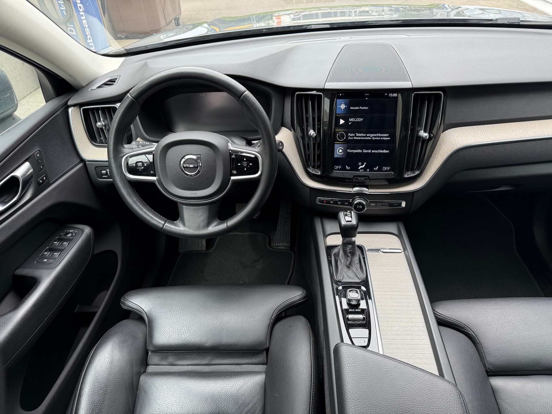 VOLVO XC60 D4 AWD Inscription Geartronic *AGR Ventil neu *8 Fach bereift *Zwei (2) Schlüssel mit Fernbedienung-image-9
