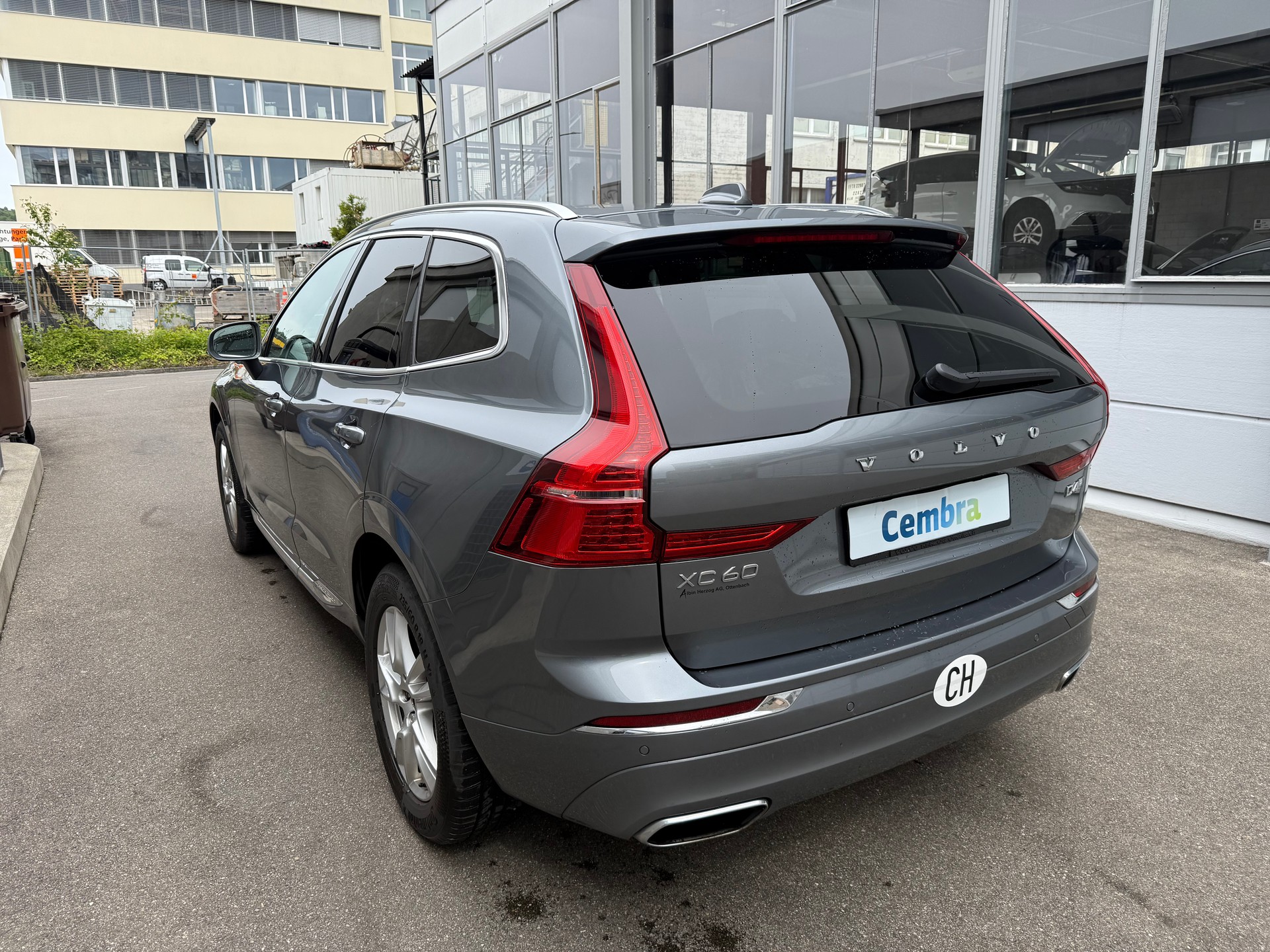 VOLVO XC60 D4 AWD Inscription Geartronic *AGR Ventil neu *8 Fach bereift *Zwei (2) Schlüssel mit Fernbedienung-image-5
