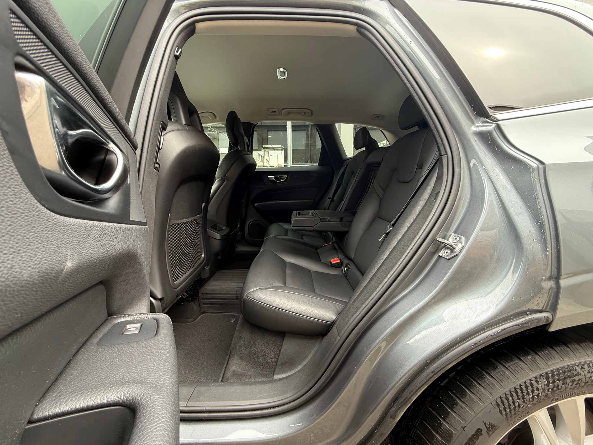 VOLVO XC60 D4 AWD Inscription Geartronic *AGR Ventil neu *8 Fach bereift *Zwei (2) Schlüssel mit Fernbedienung-image-12