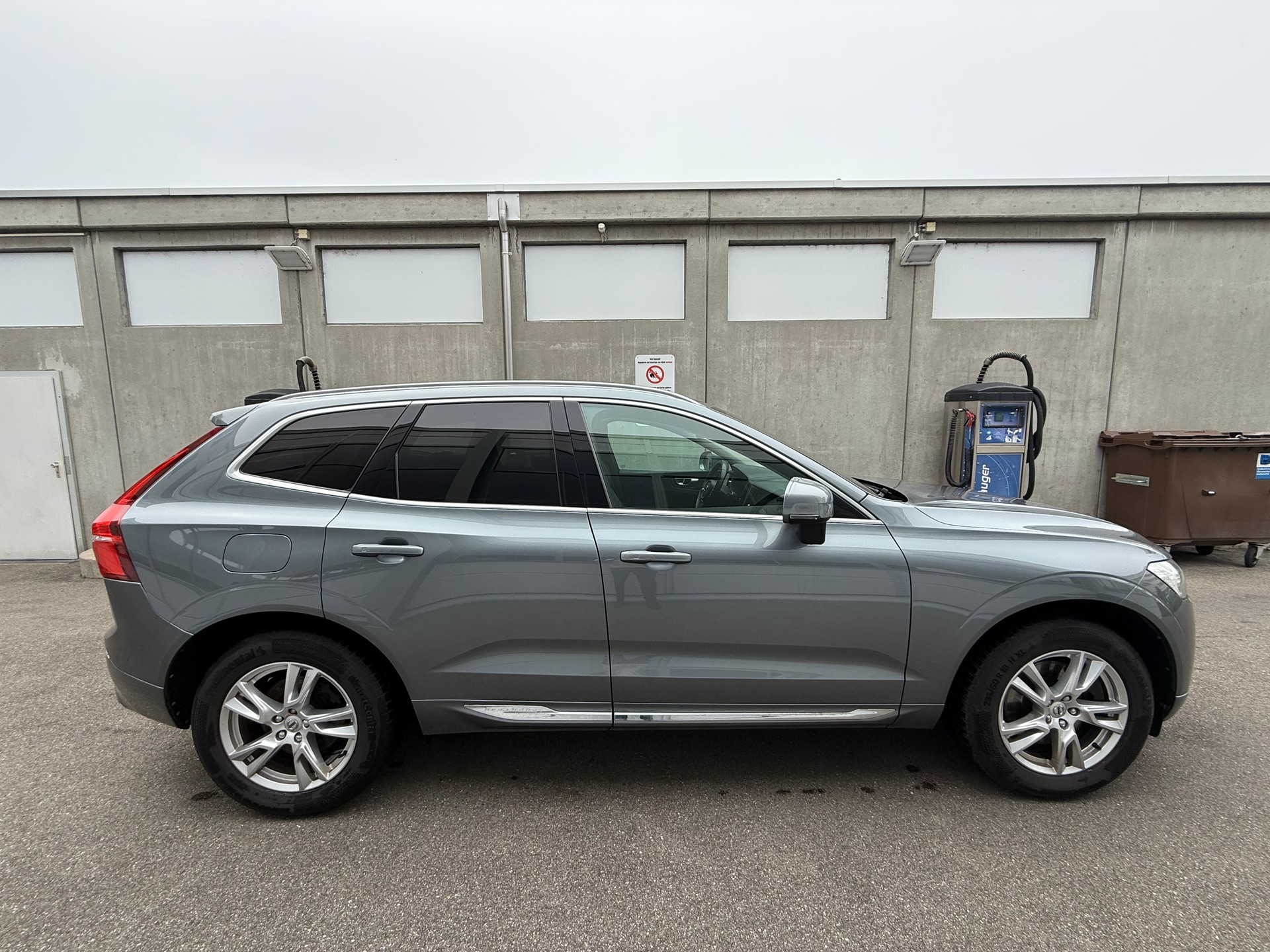 VOLVO XC60 D4 AWD Inscription Geartronic *AGR Ventil neu *8 Fach bereift *Zwei (2) Schlüssel mit Fernbedienung-image-2