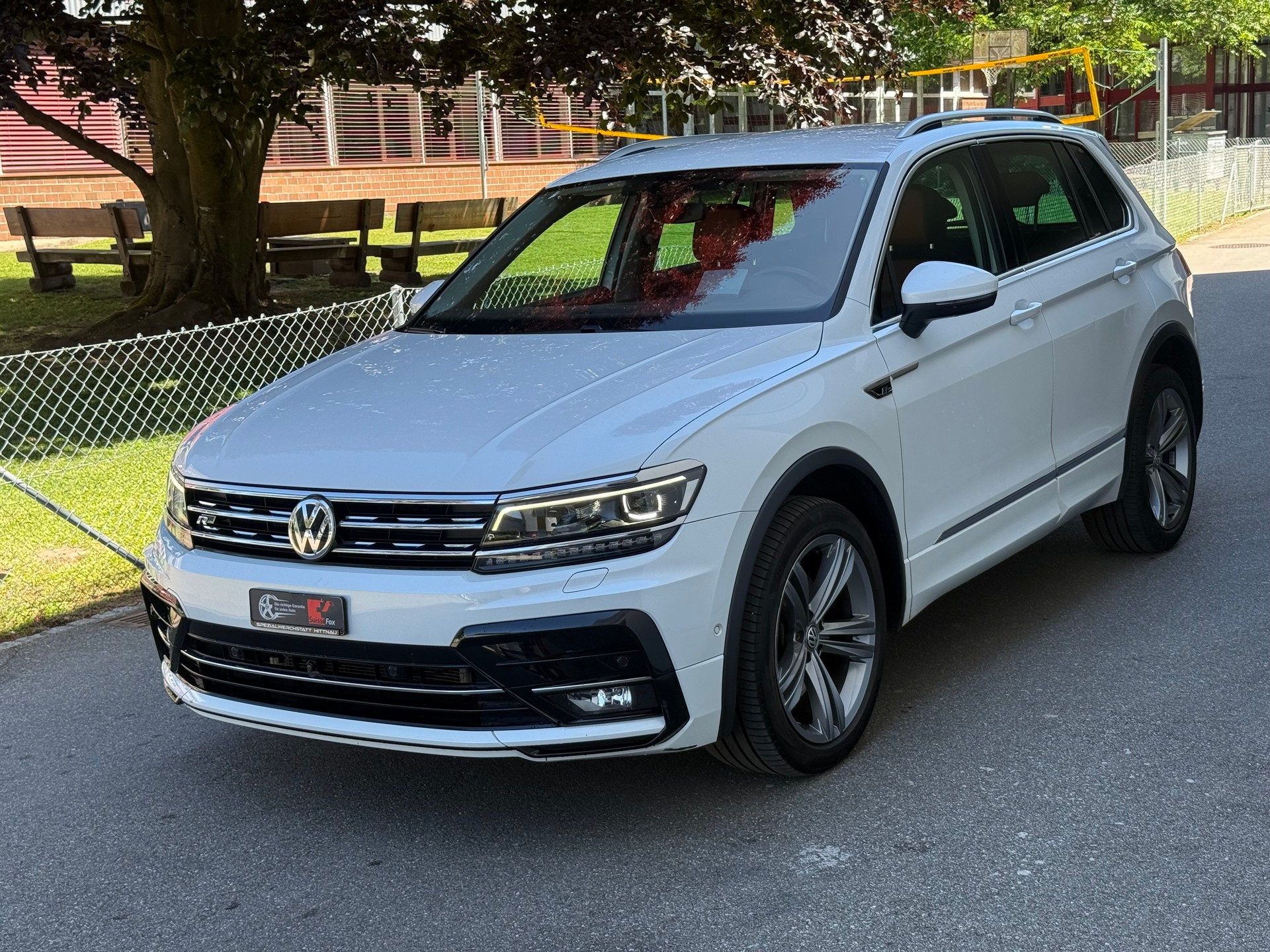 VW Tiguan 2.0TSI R-Line 4Motion DSG-image-2