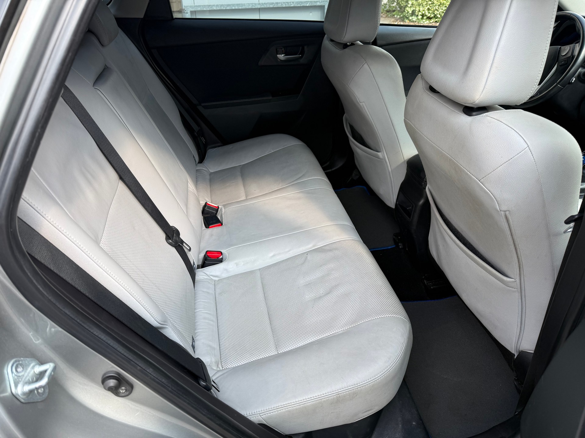 TOYOTA AURIS-image-5
