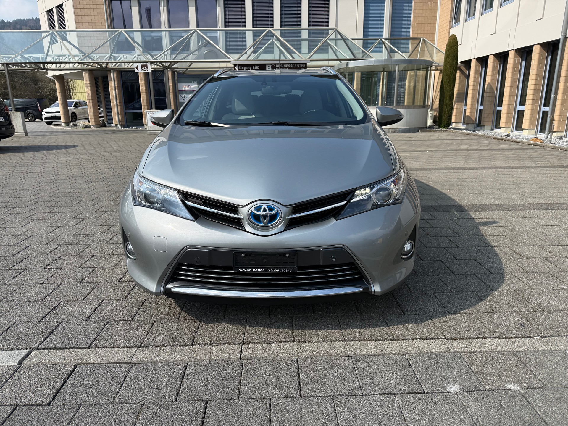 TOYOTA AURIS-image-1