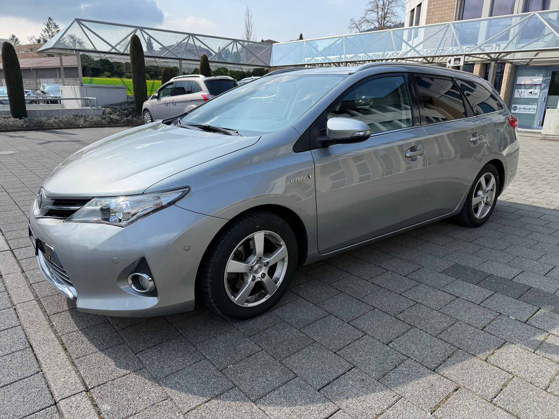 TOYOTA AURIS-image-2