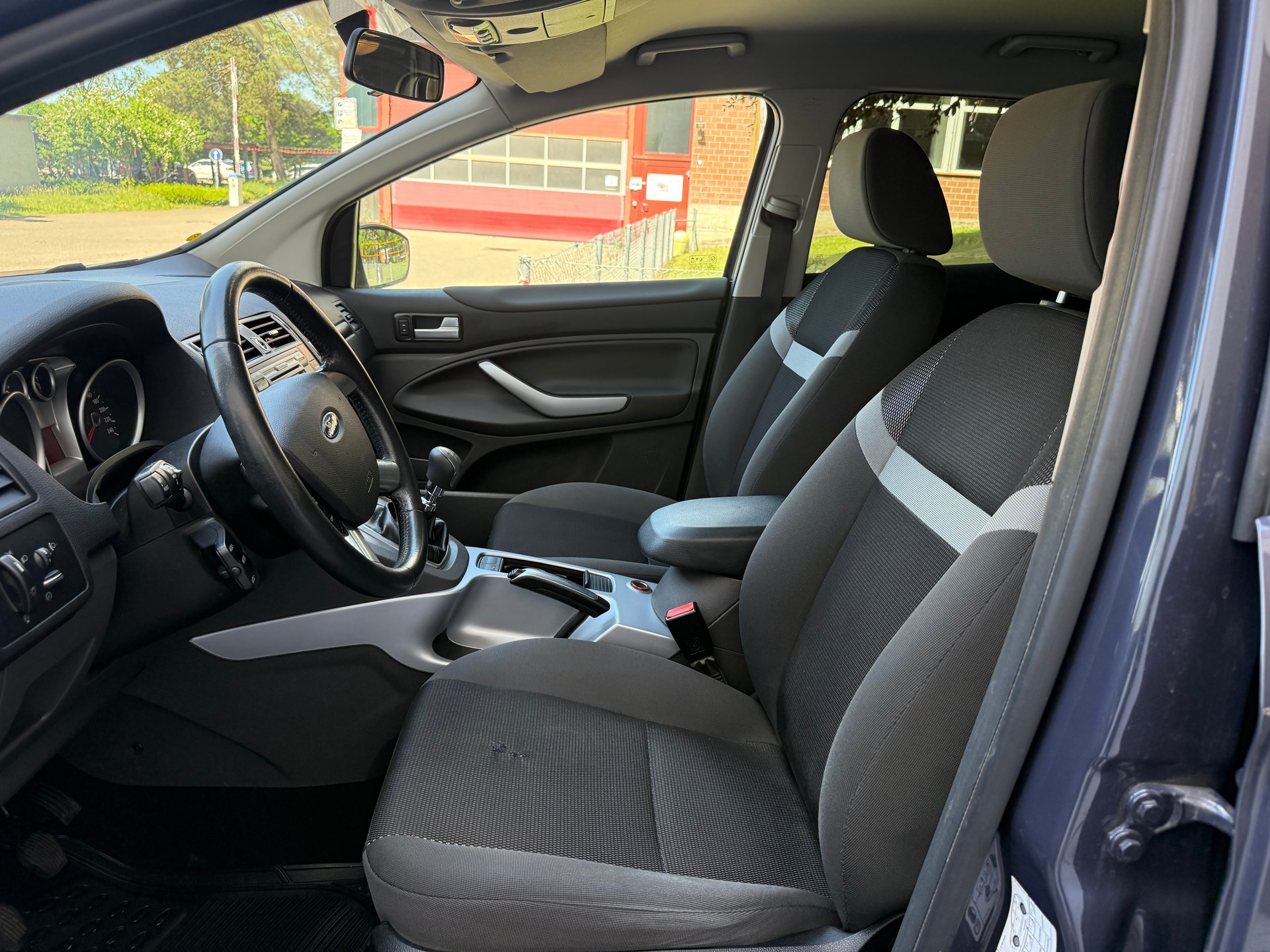 FORD Kuga 2.0 TDCi Carving 2WD-image-6