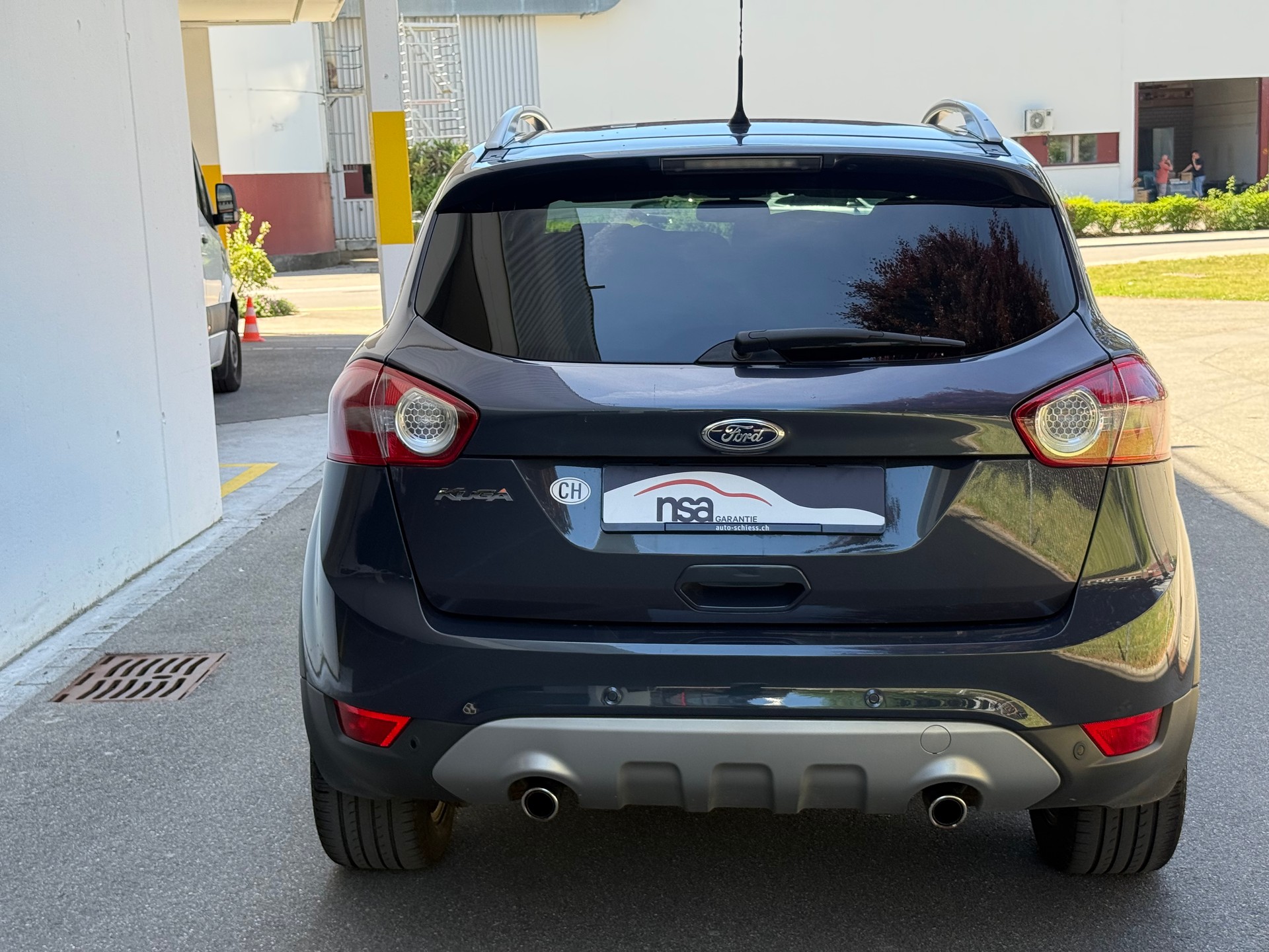 FORD Kuga 2.0 TDCi Carving 2WD-image-3