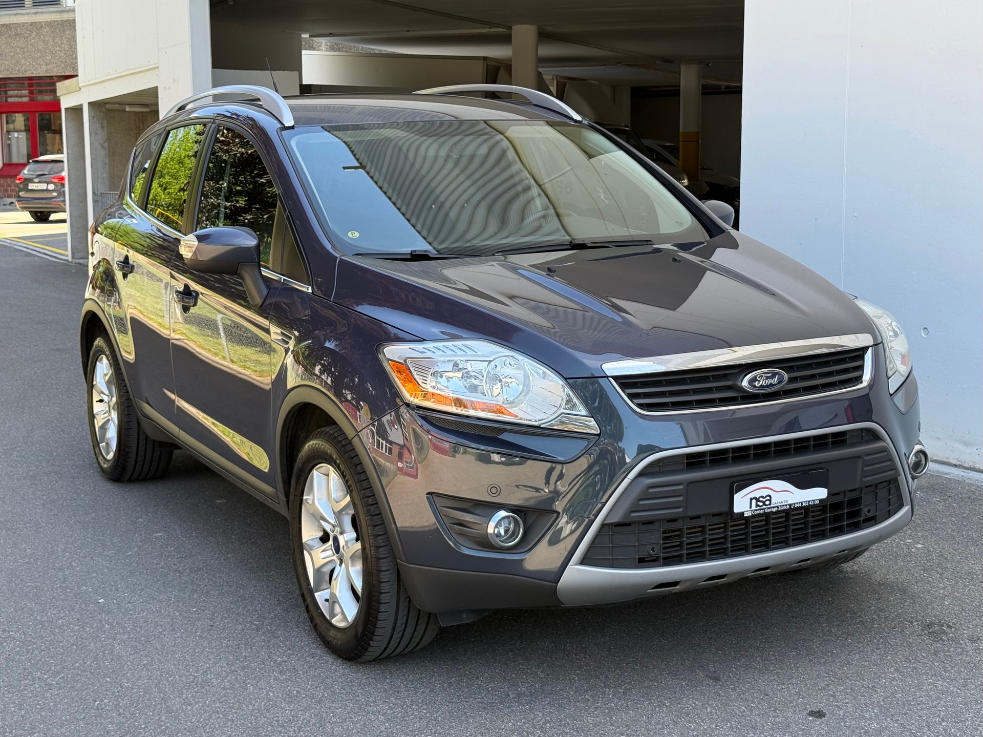FORD Kuga 2.0 TDCi Carving 2WD-image-2