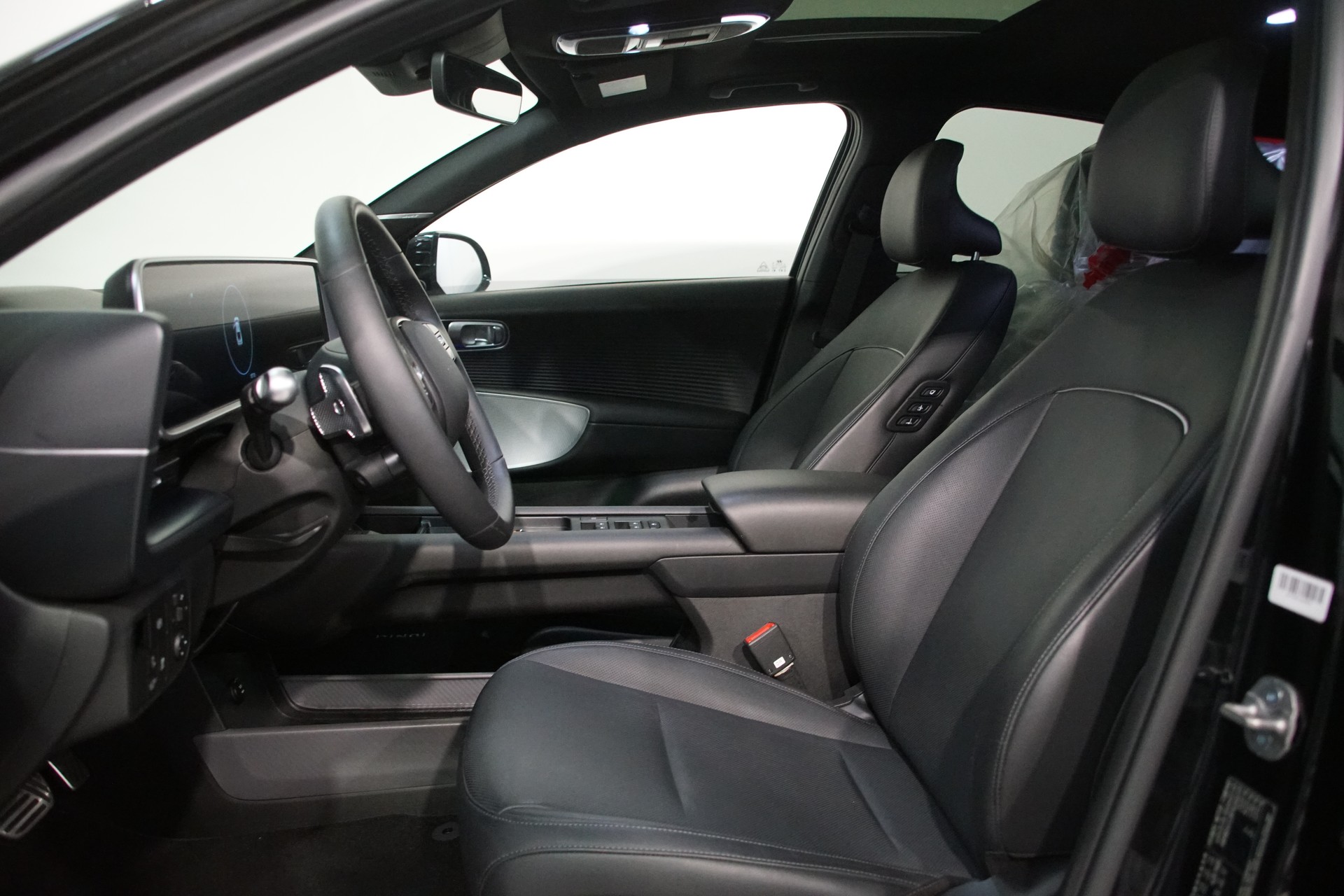HYUNDAI Ioniq 6 77kWh **swiss** Launch Edition 4WD-image-13