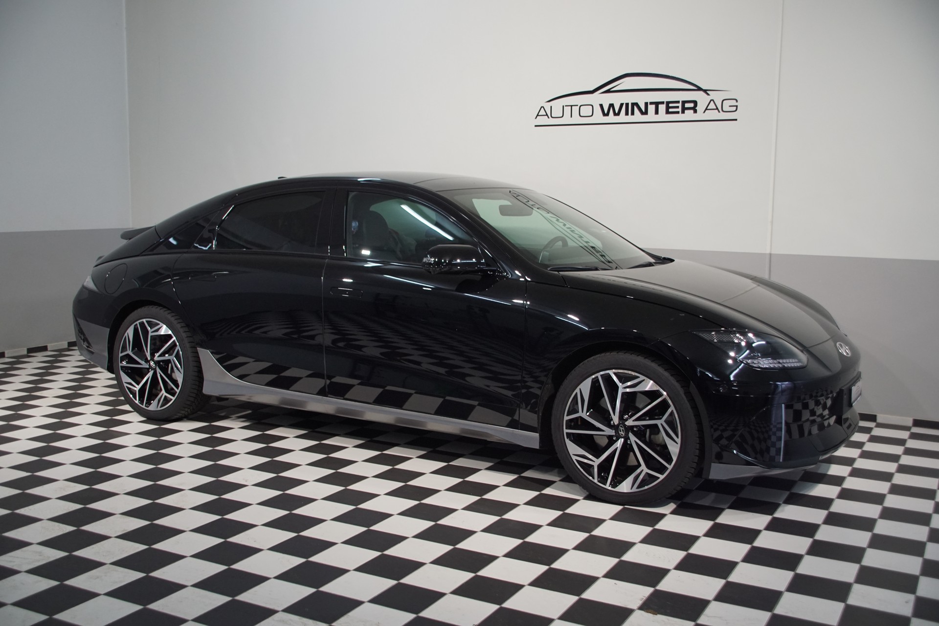 HYUNDAI Ioniq 6 77kWh **swiss** Launch Edition 4WD-showroom-element-2