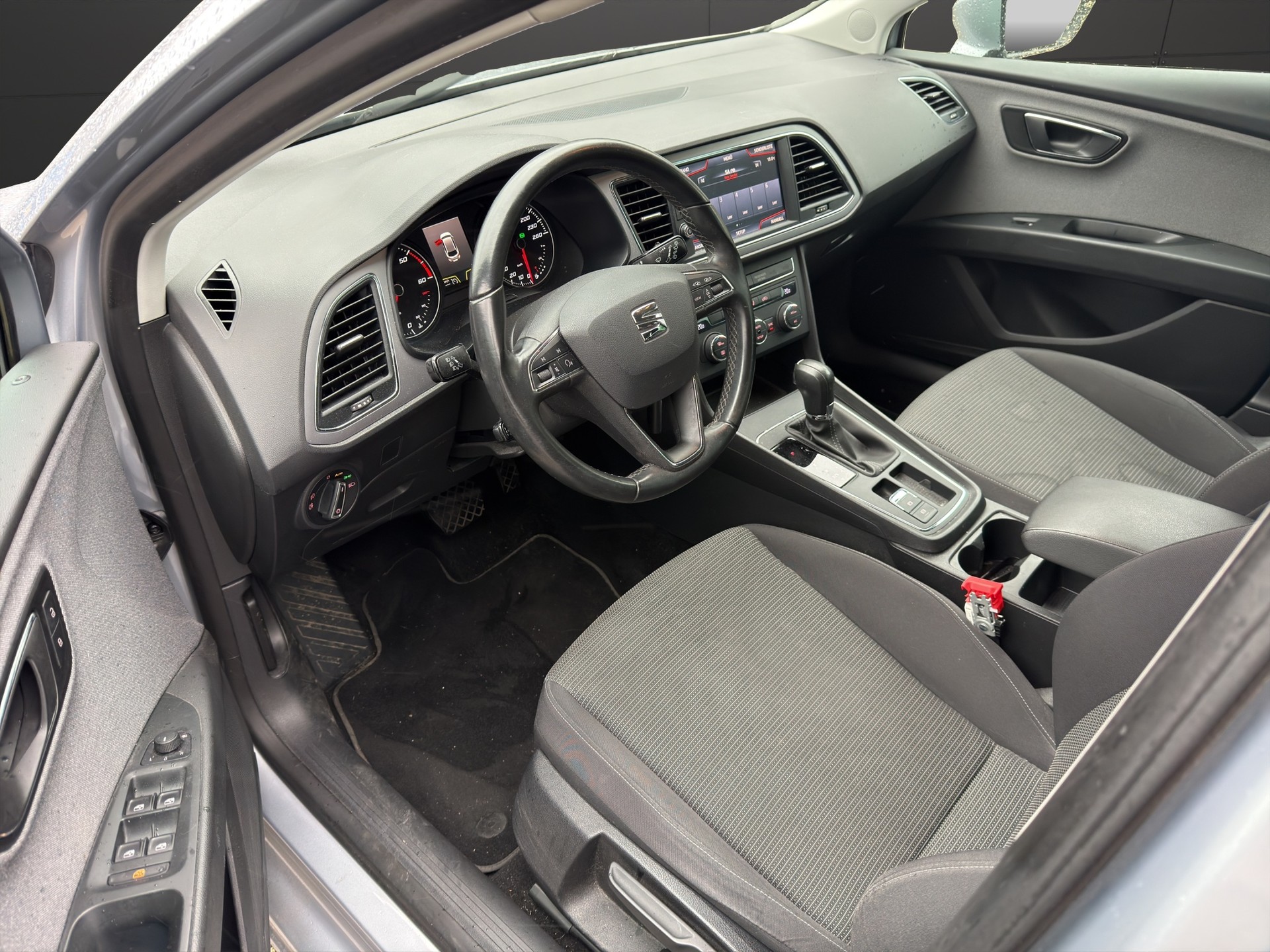 SEAT Leon ST 1.6 TDI CR Reference DSG-image-8