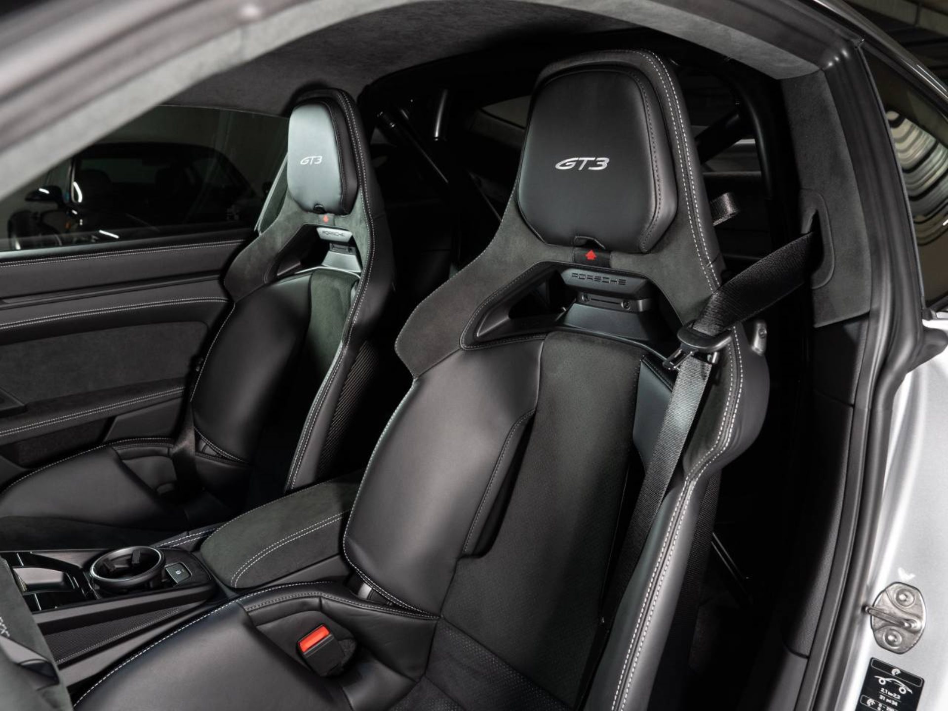 PORSCHE 911 GT3-image-14