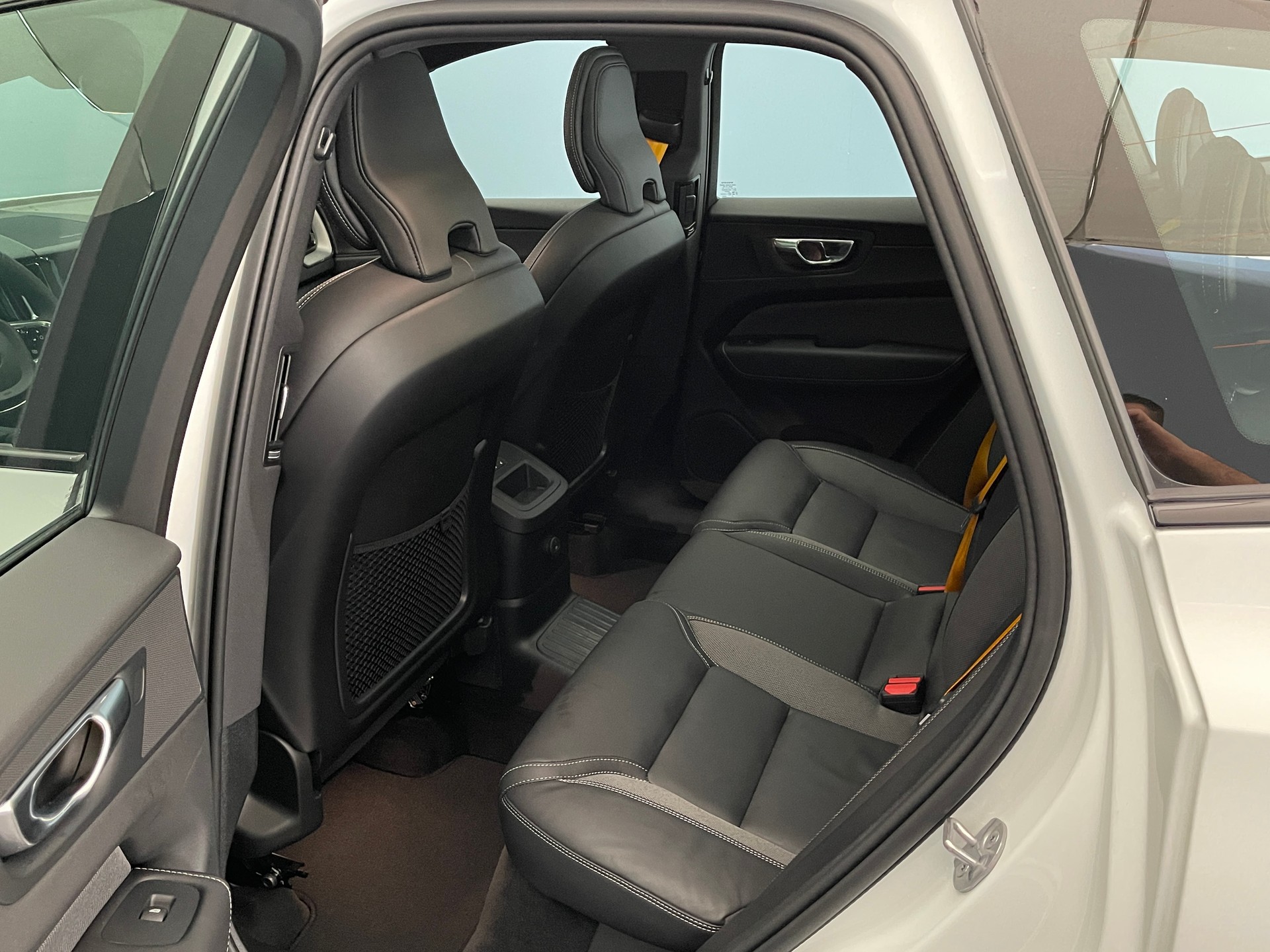 VOLVO XC60 2.0 T8 TE Polestar eAWD-image-8