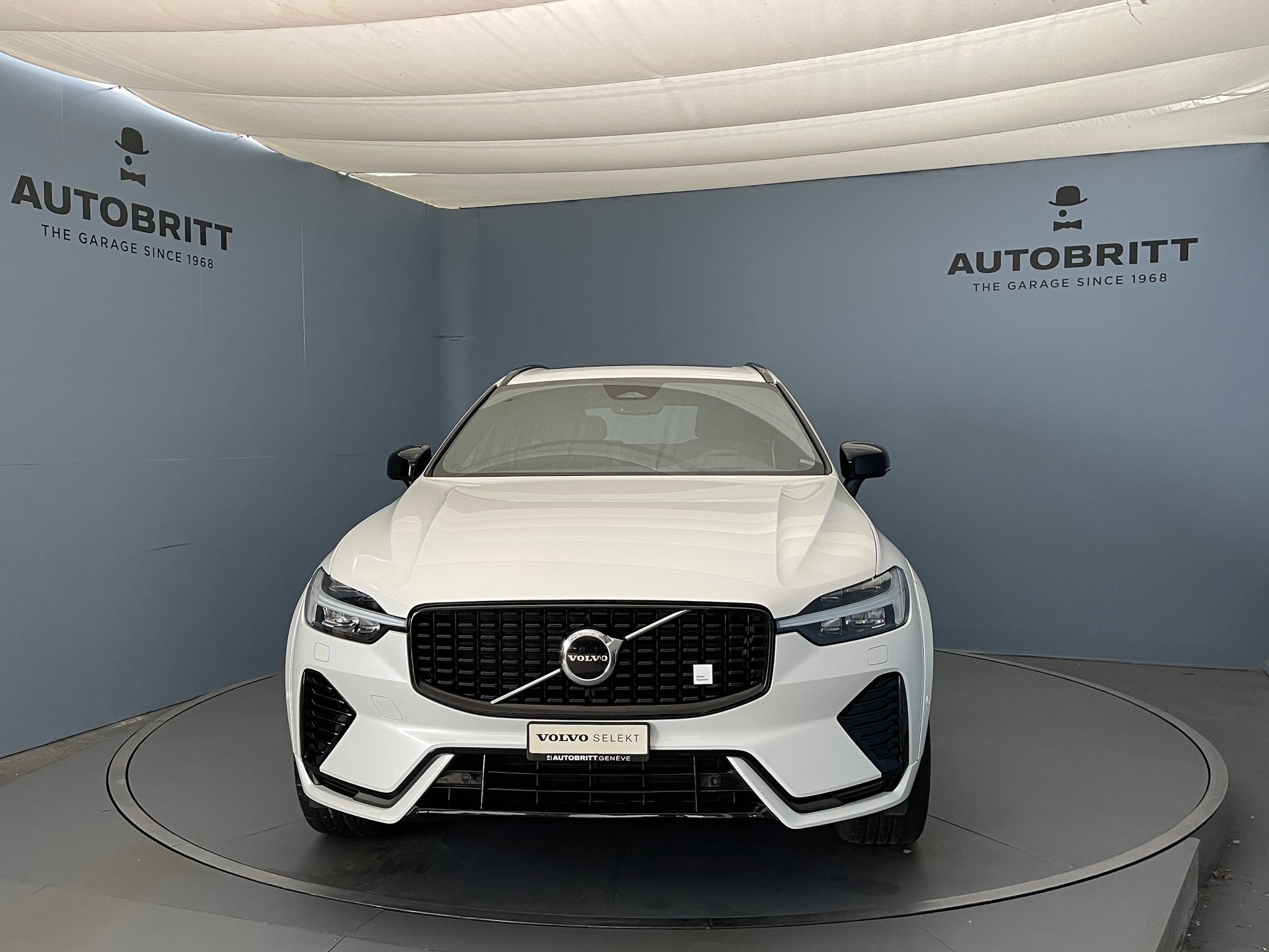 VOLVO XC60 2.0 T8 TE Polestar eAWD-showroom-element-1