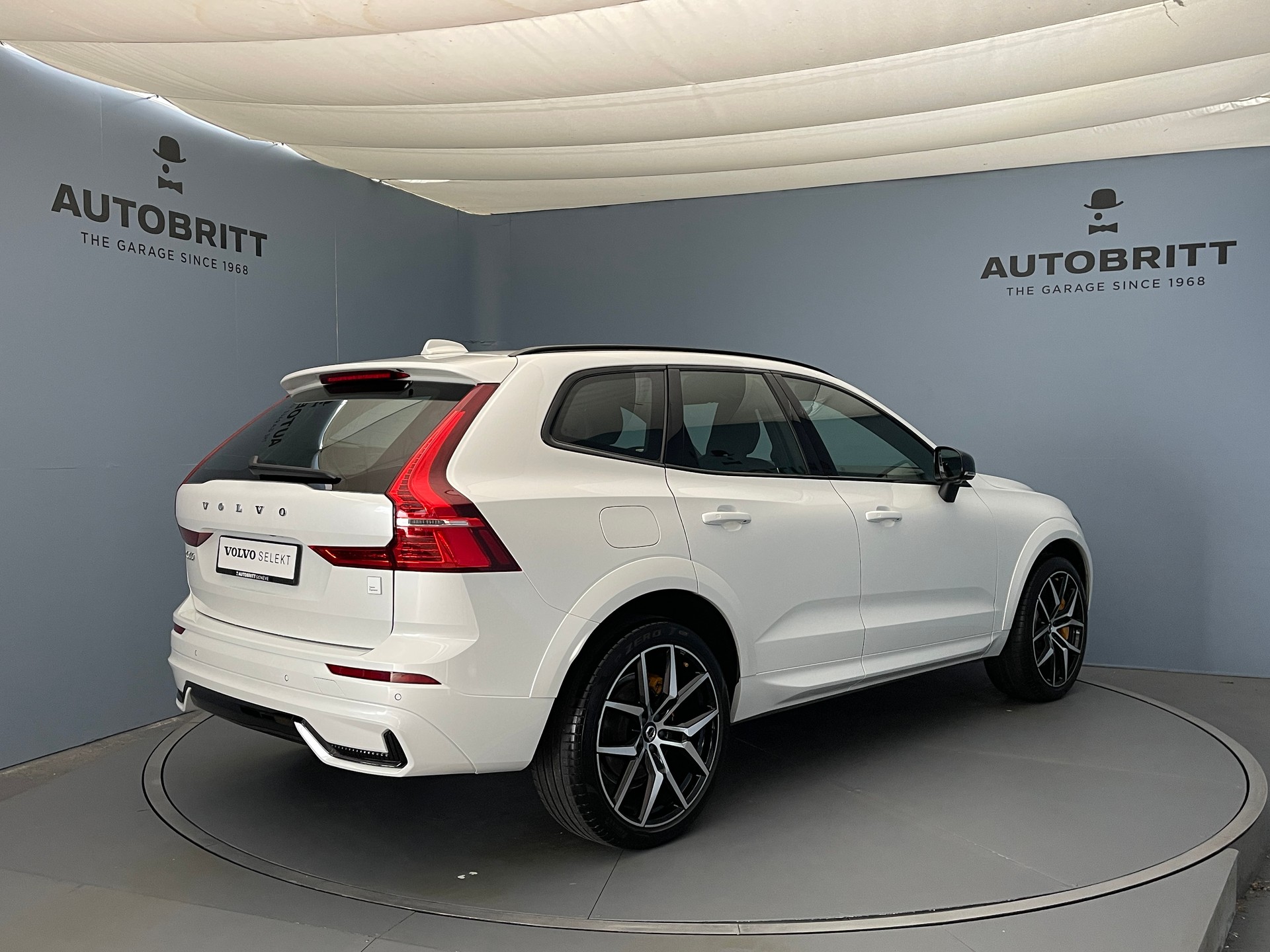 VOLVO XC60 2.0 T8 TE Polestar eAWD-showroom-element-2
