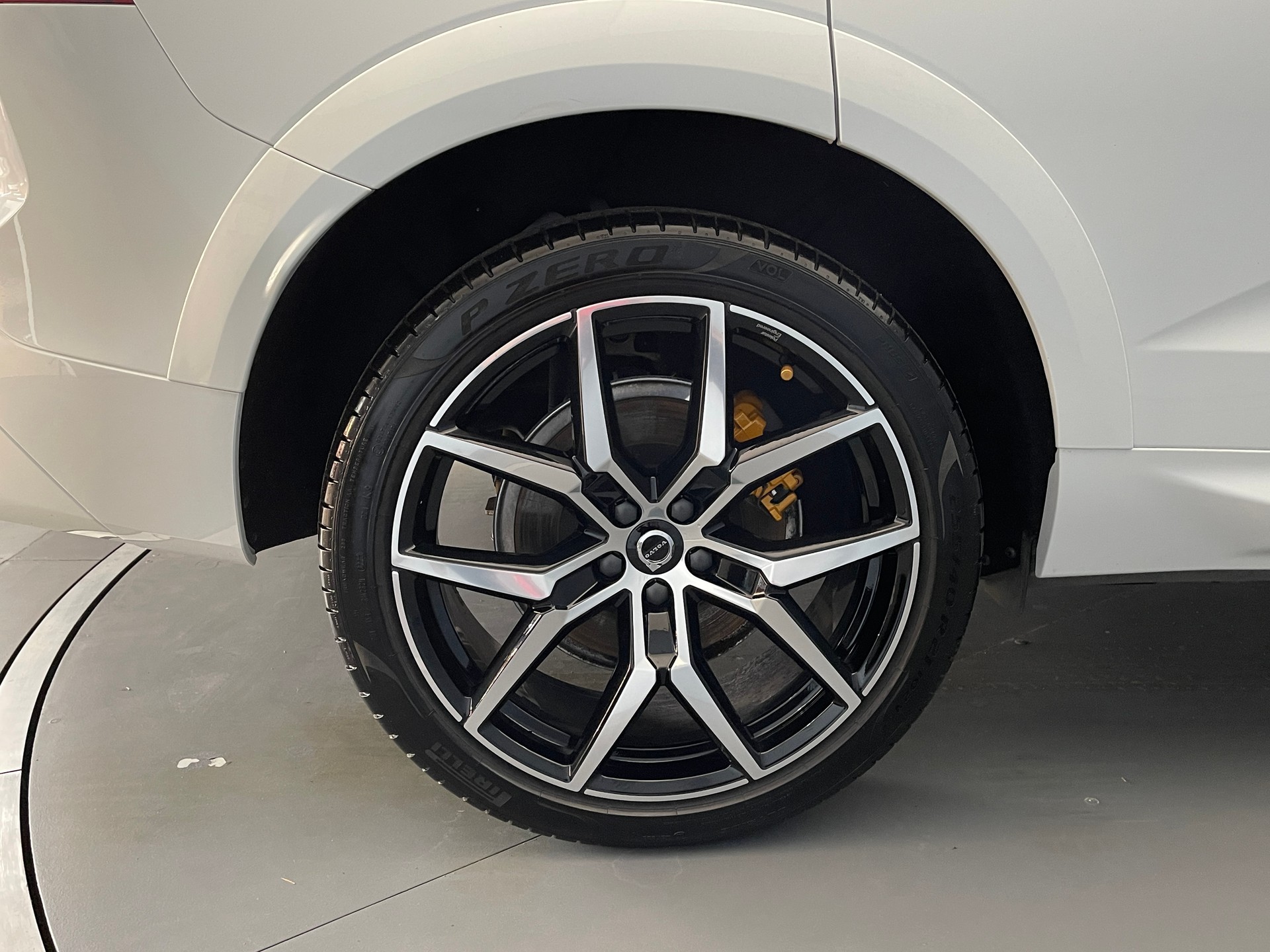 VOLVO XC60 2.0 T8 TE Polestar eAWD-image-6
