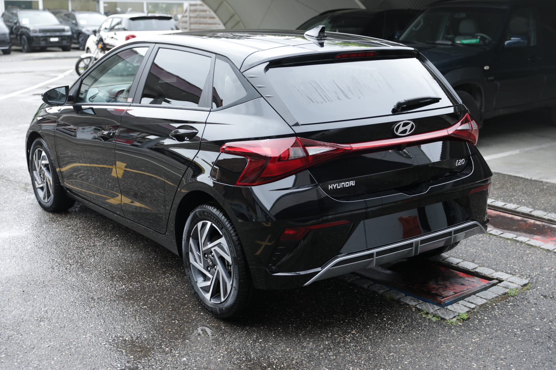 HYUNDAI i20 1.0 T-GDi Amplia DCT-showroom-element-3
