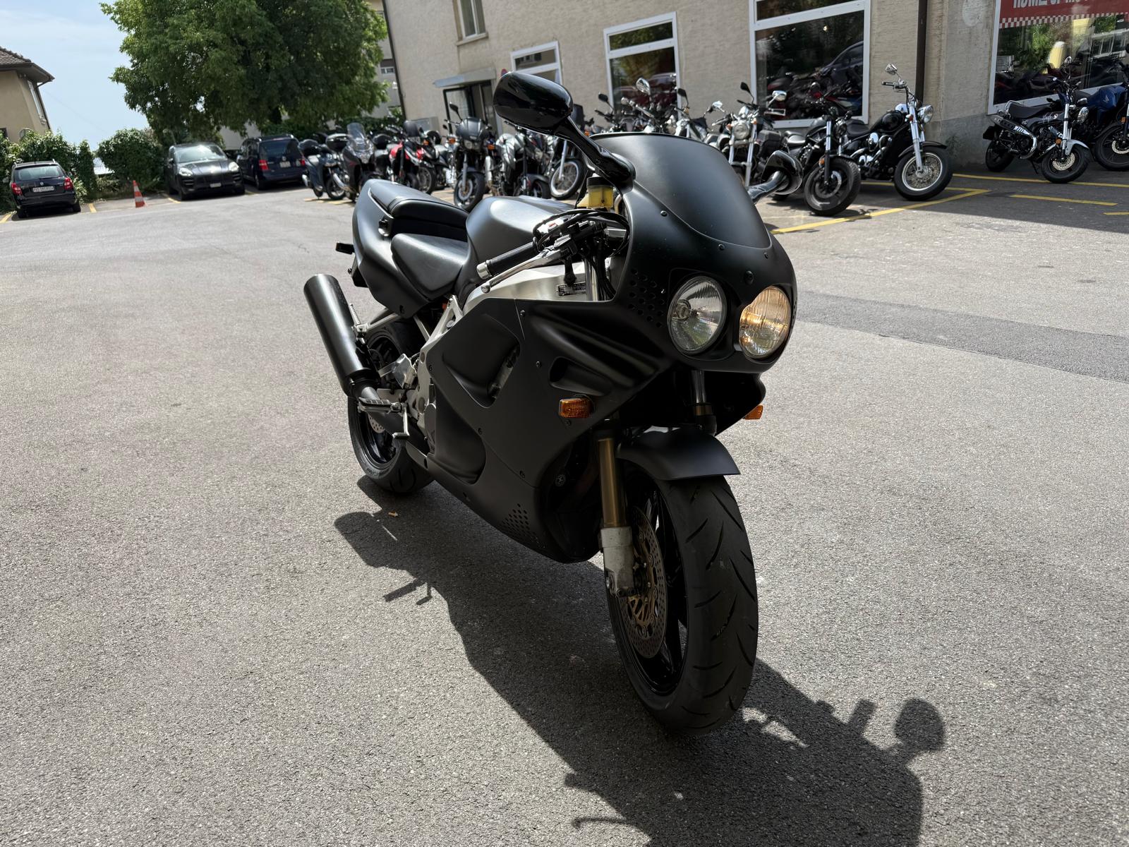 HONDA CBR 900 RR N/P Fireblade-image-1