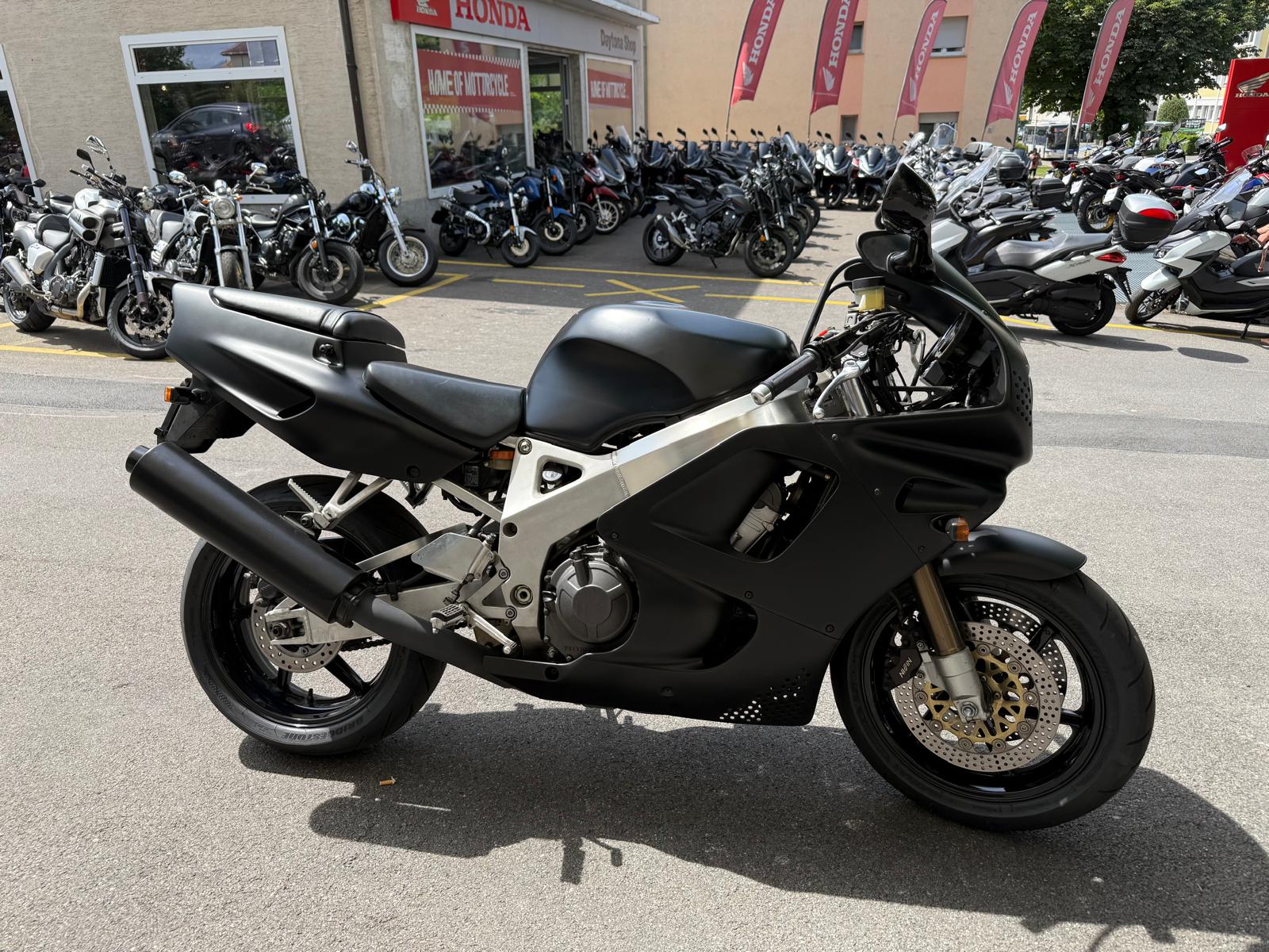 HONDA CBR 900 RR N/P Fireblade-image-3