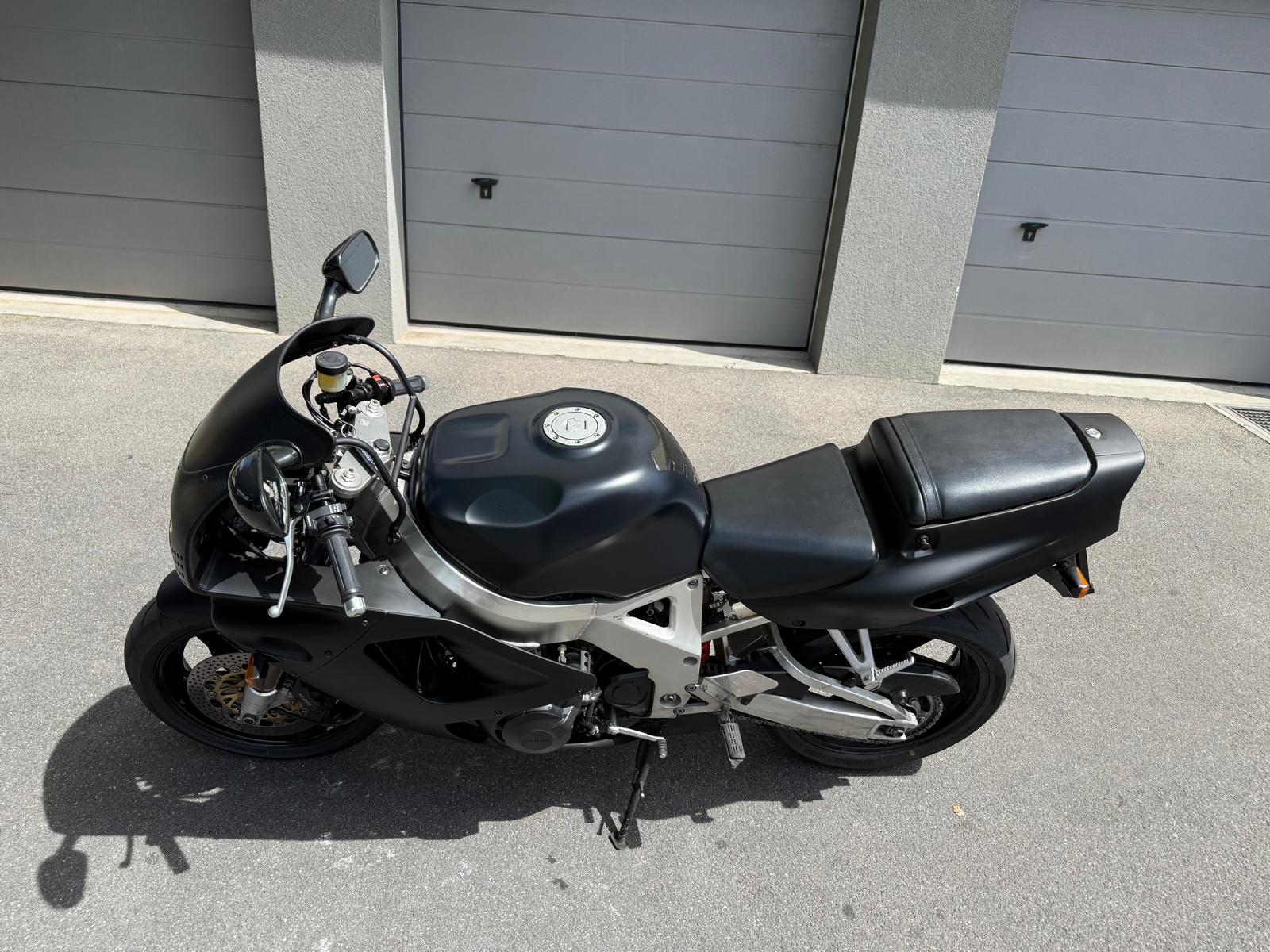 HONDA CBR 900 RR N/P Fireblade-image-7