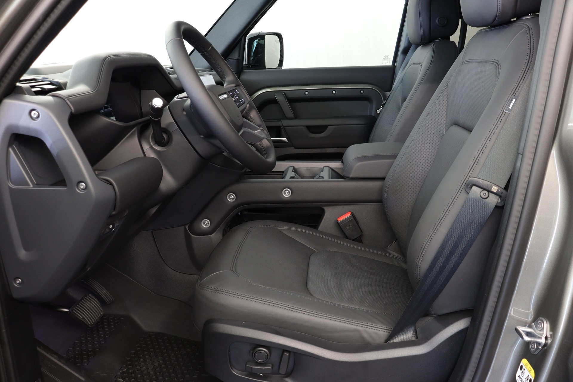 LAND ROVER Defender 110 3.0 D I6 300 X-Dynamic HSE-showroom-element-1