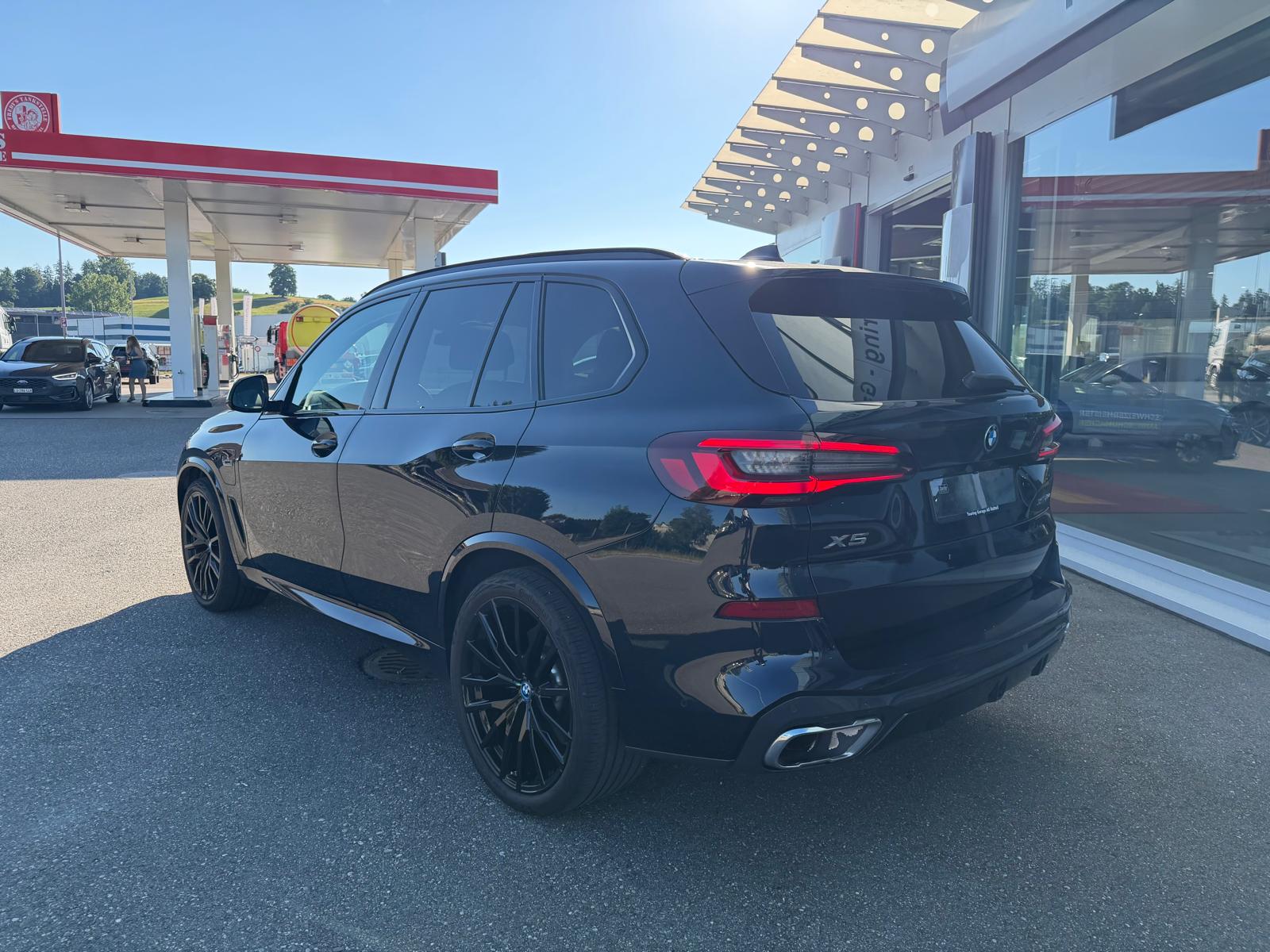 BMW X5 xDrive45e M Sport Steptronic-showroom-element-2