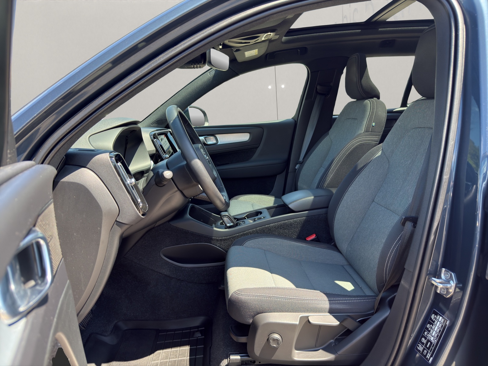 VOLVO XC40 1.5 T5 TE Momentum-image-8