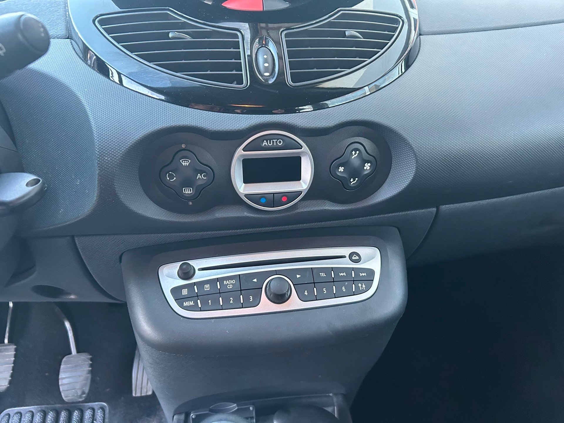 RENAULT Twingo 1.2 16V Liberty-image-7