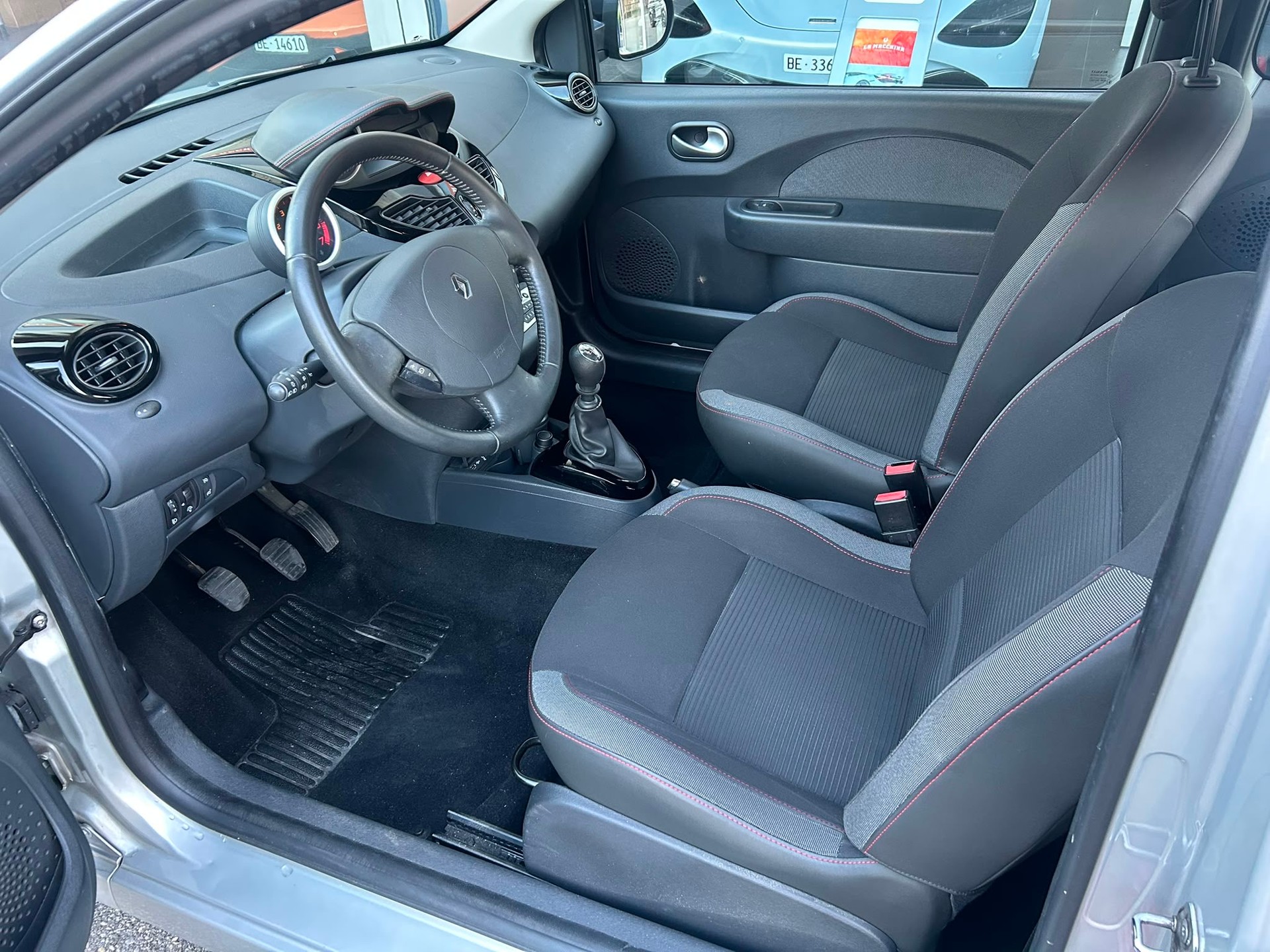 RENAULT Twingo 1.2 16V Liberty-image-5