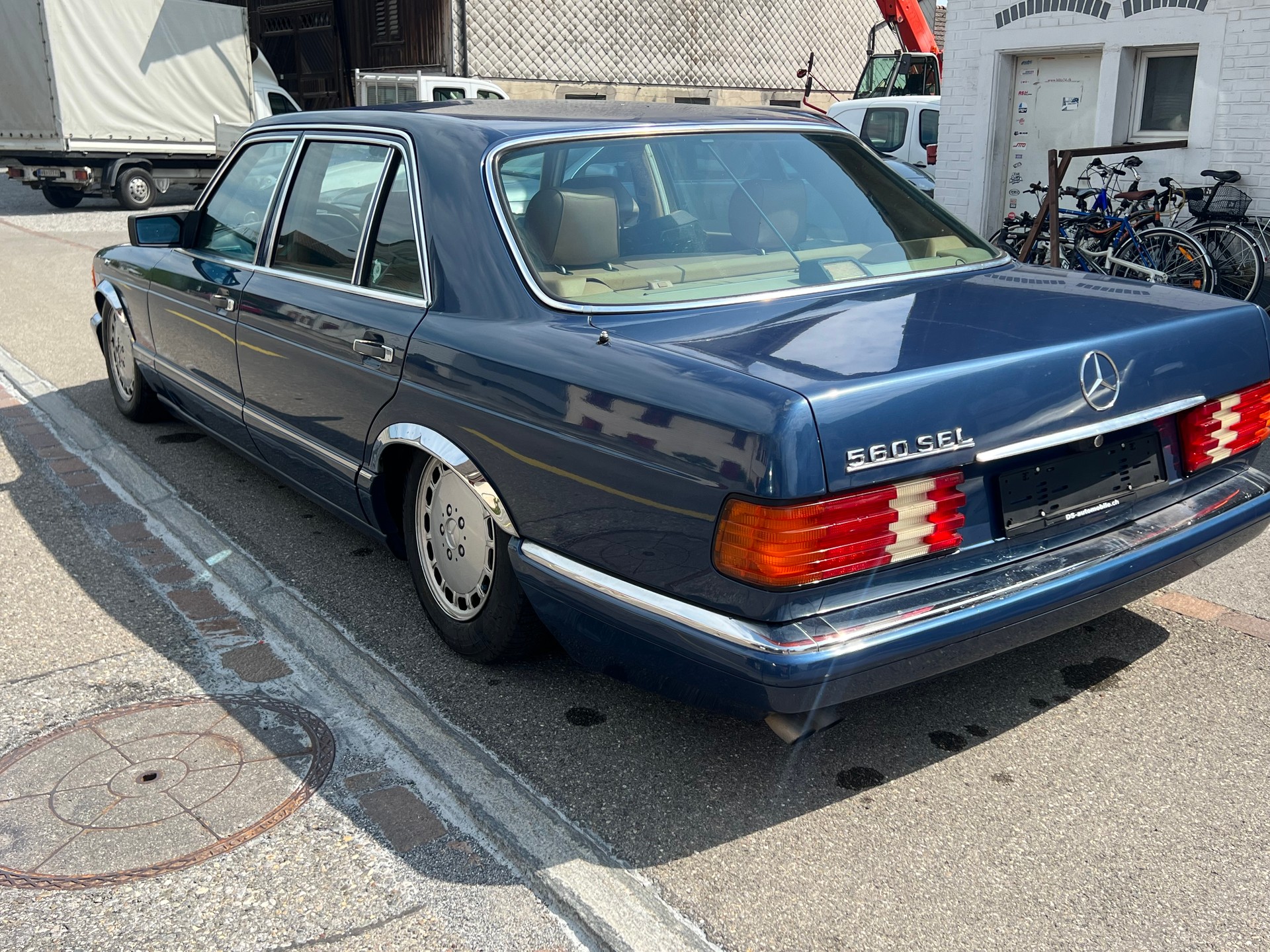 MERCEDES-BENZ 560 SEL-image-2