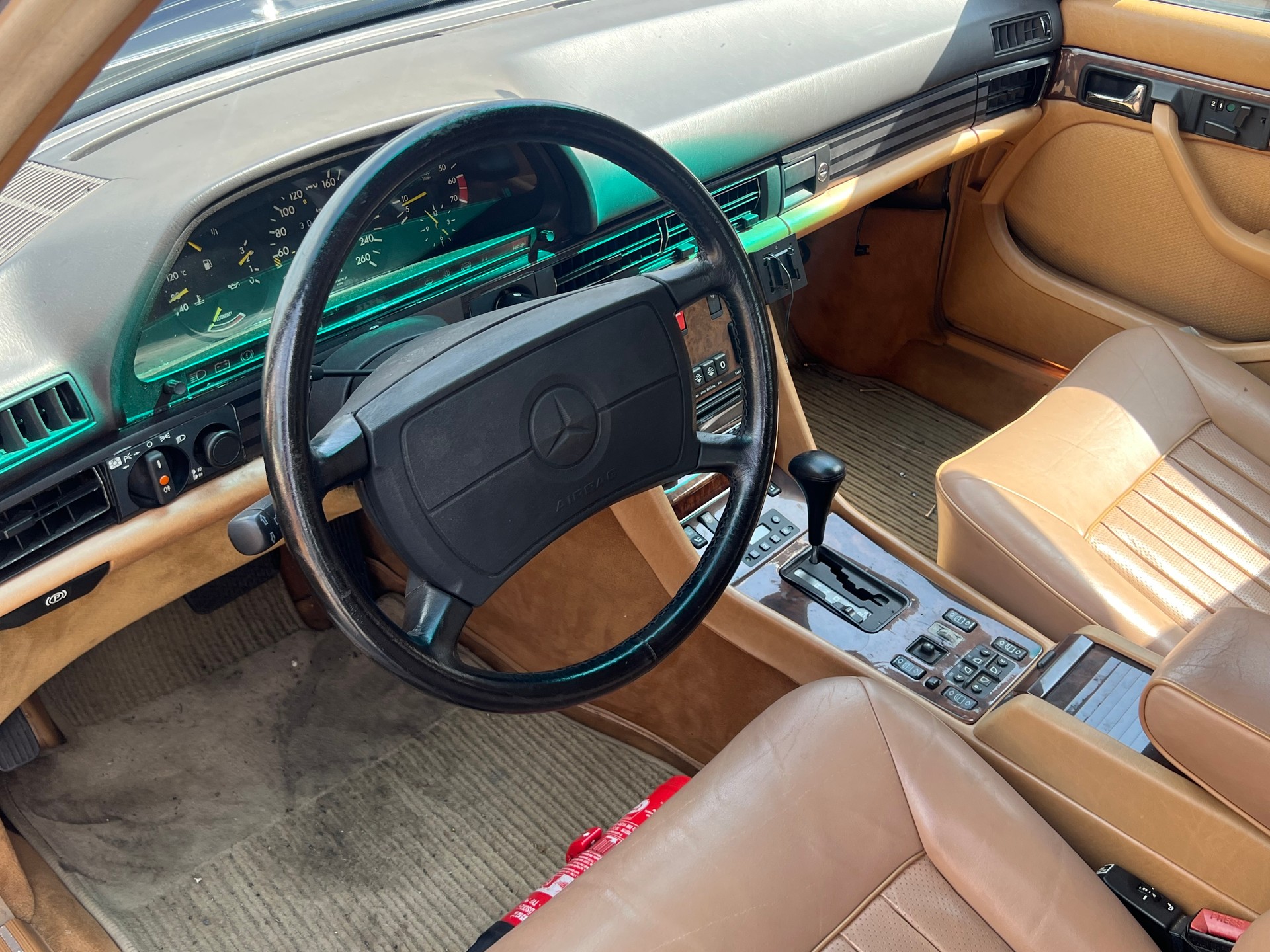 MERCEDES-BENZ 560 SEL-image-4