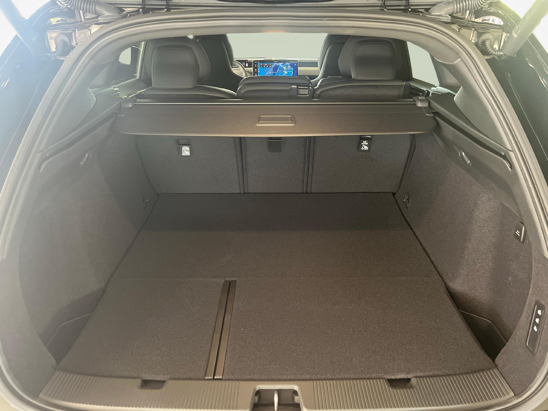 VOLVO EX60 Twin Ultra AWD-image-15