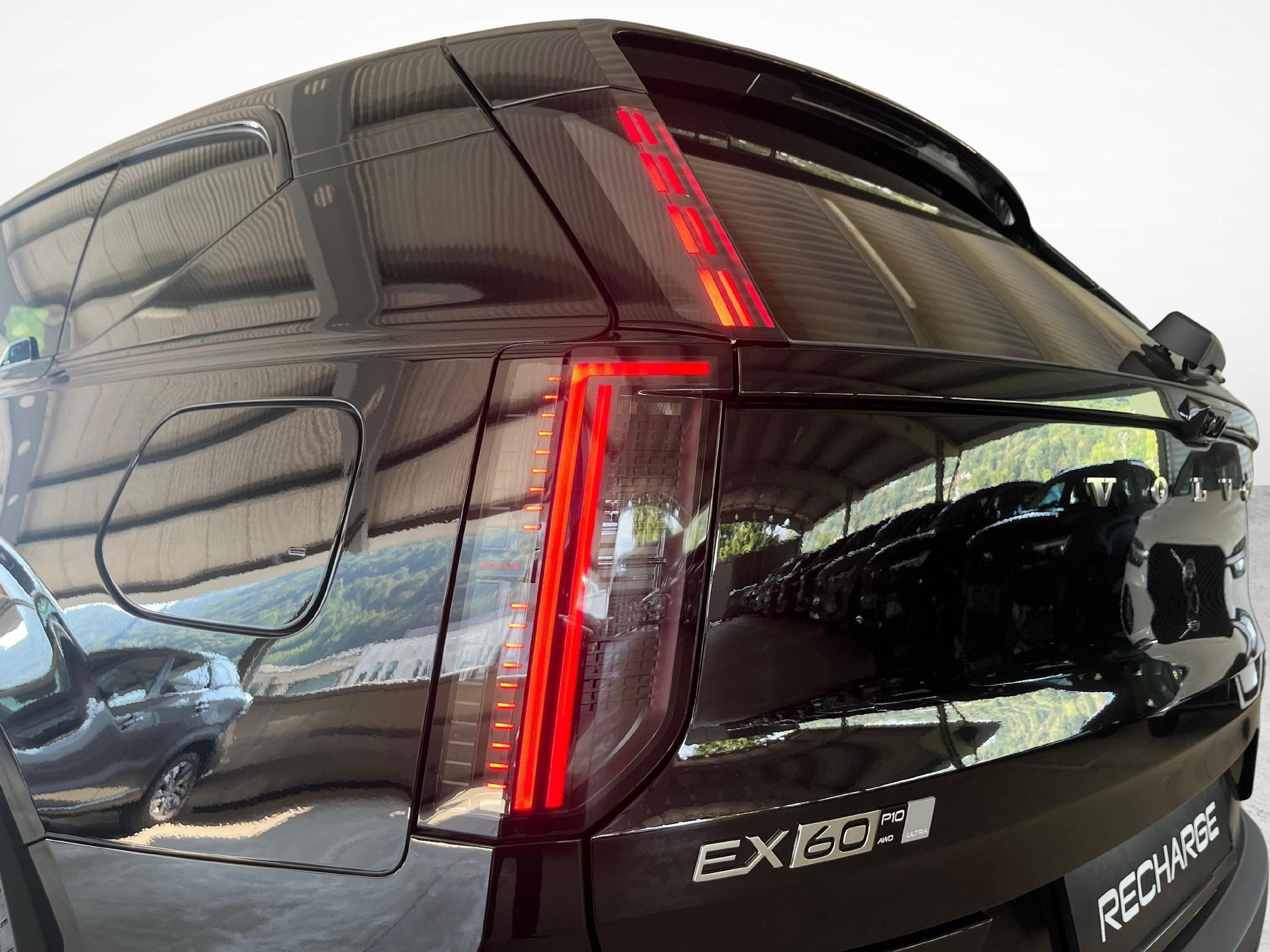 VOLVO EX60 Twin Ultra AWD-image-18