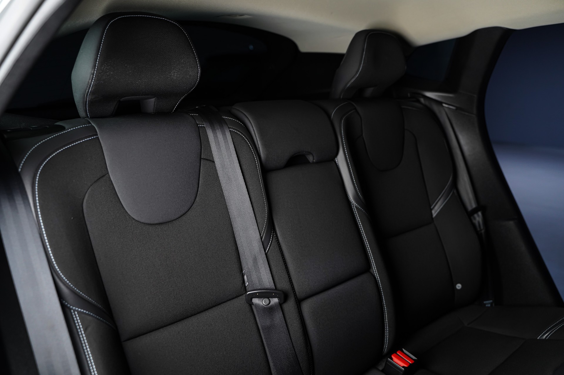 VOLVO V40 D4 Momentum Geartronic-image-14