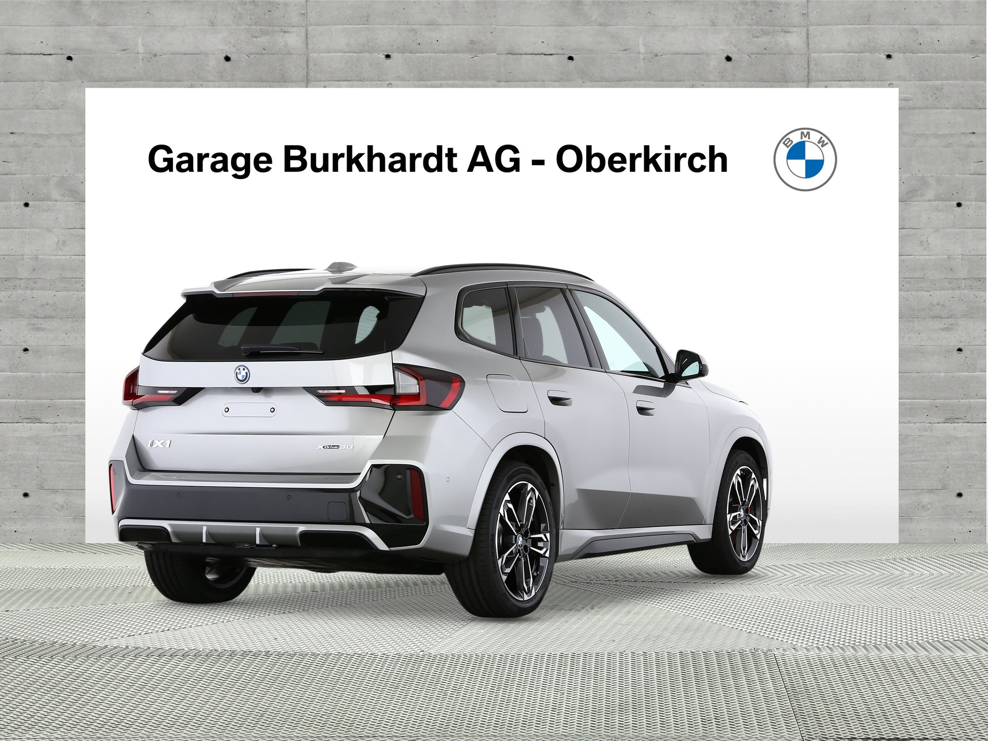 BMW iX1 xDrive 30 M Sport Pro-showroom-element-1