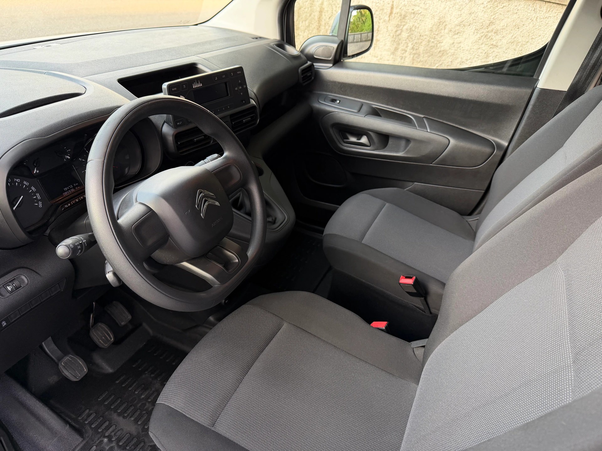 CITROEN Berlingo Van 1.5 Blue HDi / Ab MFK / Service gepflegt/ 36 Monate Garantie/ Anhängerkupplung 1350kg / Klima / Tempomat-image-9