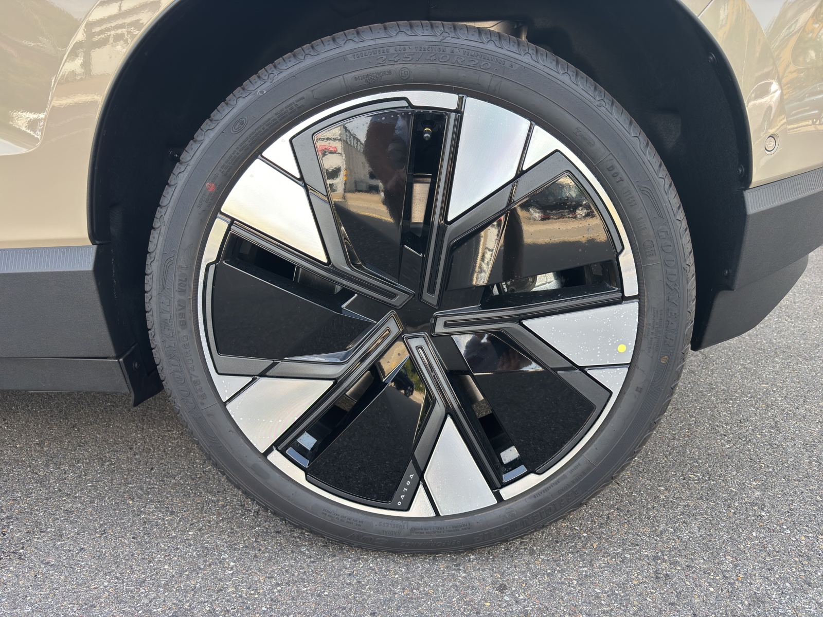 VOLVO EX30 P8 Ultra AWD-image-15