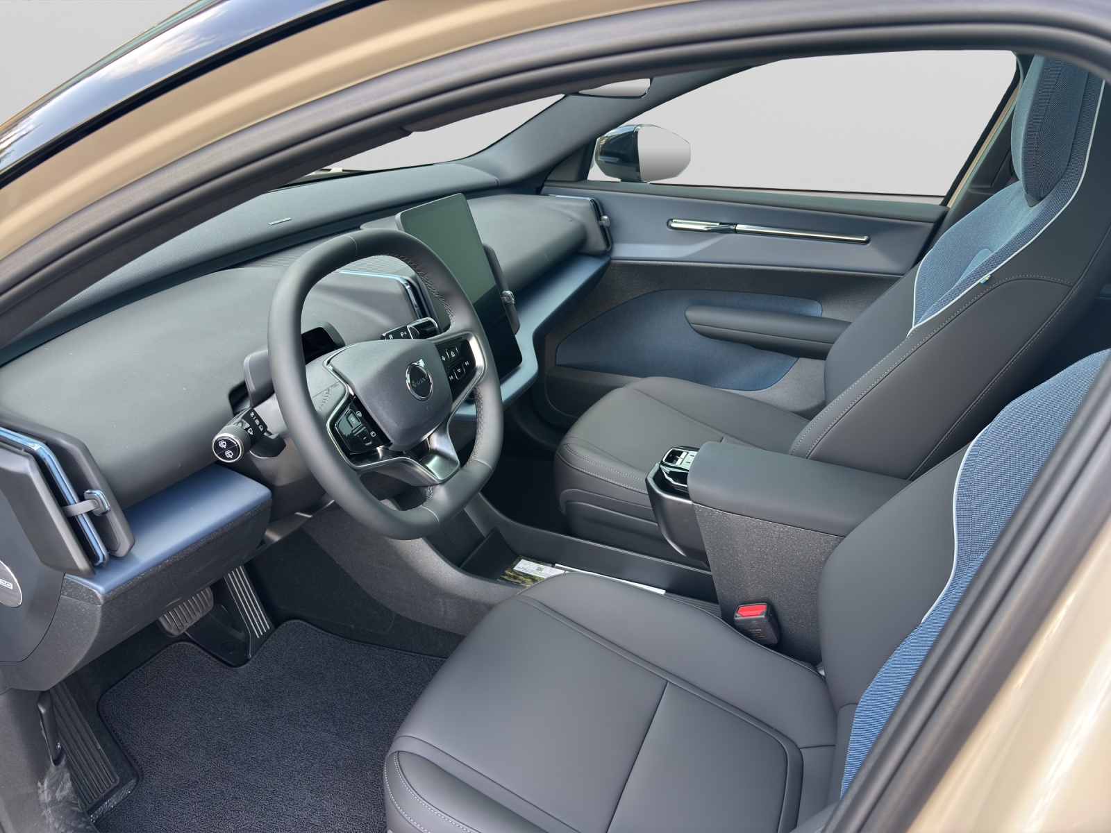 VOLVO EX30 P8 Ultra AWD-showroom-element-3