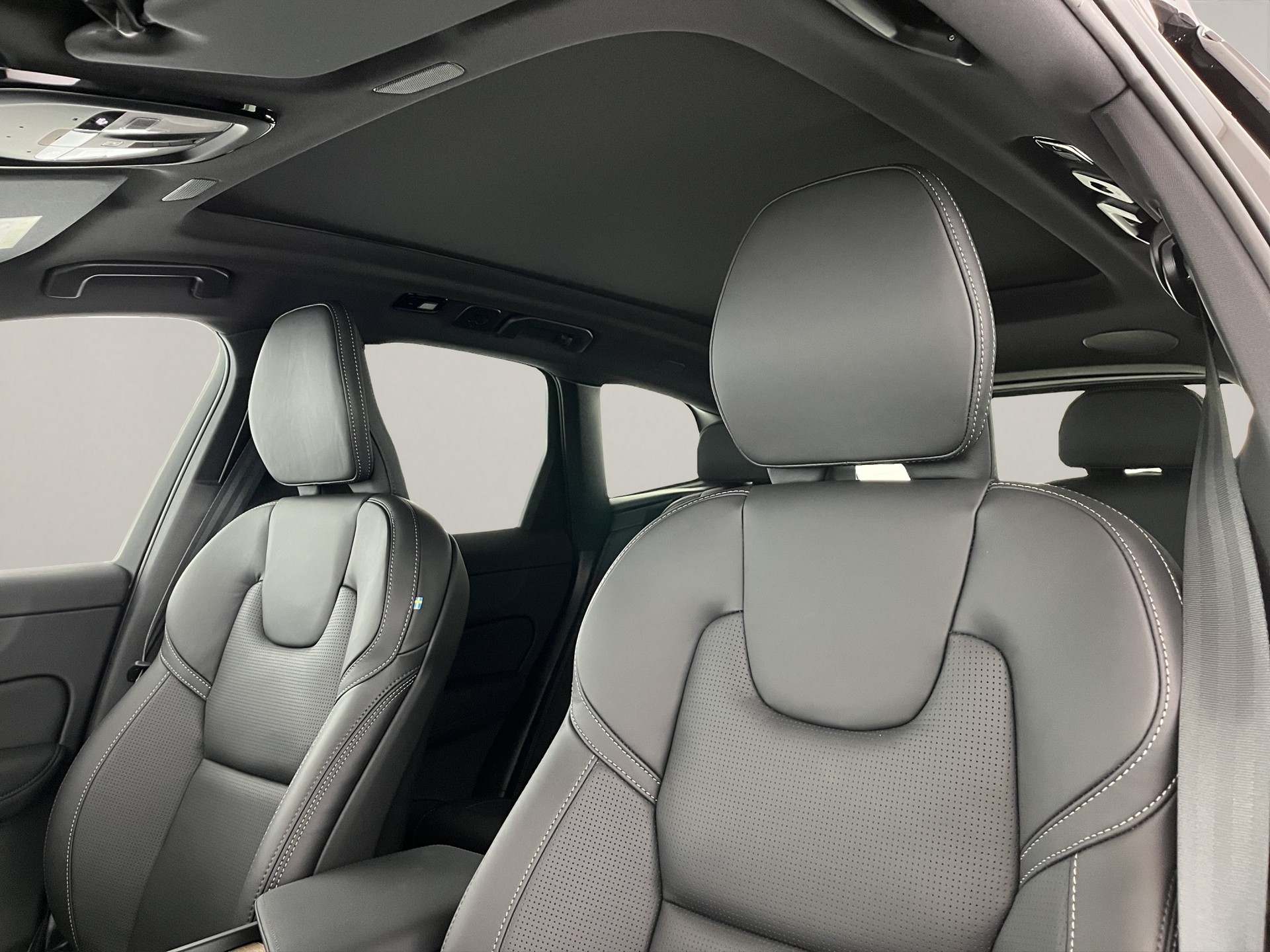 VOLVO XC60 2.0 T8 TE Ultra Dark eAWD-image-17