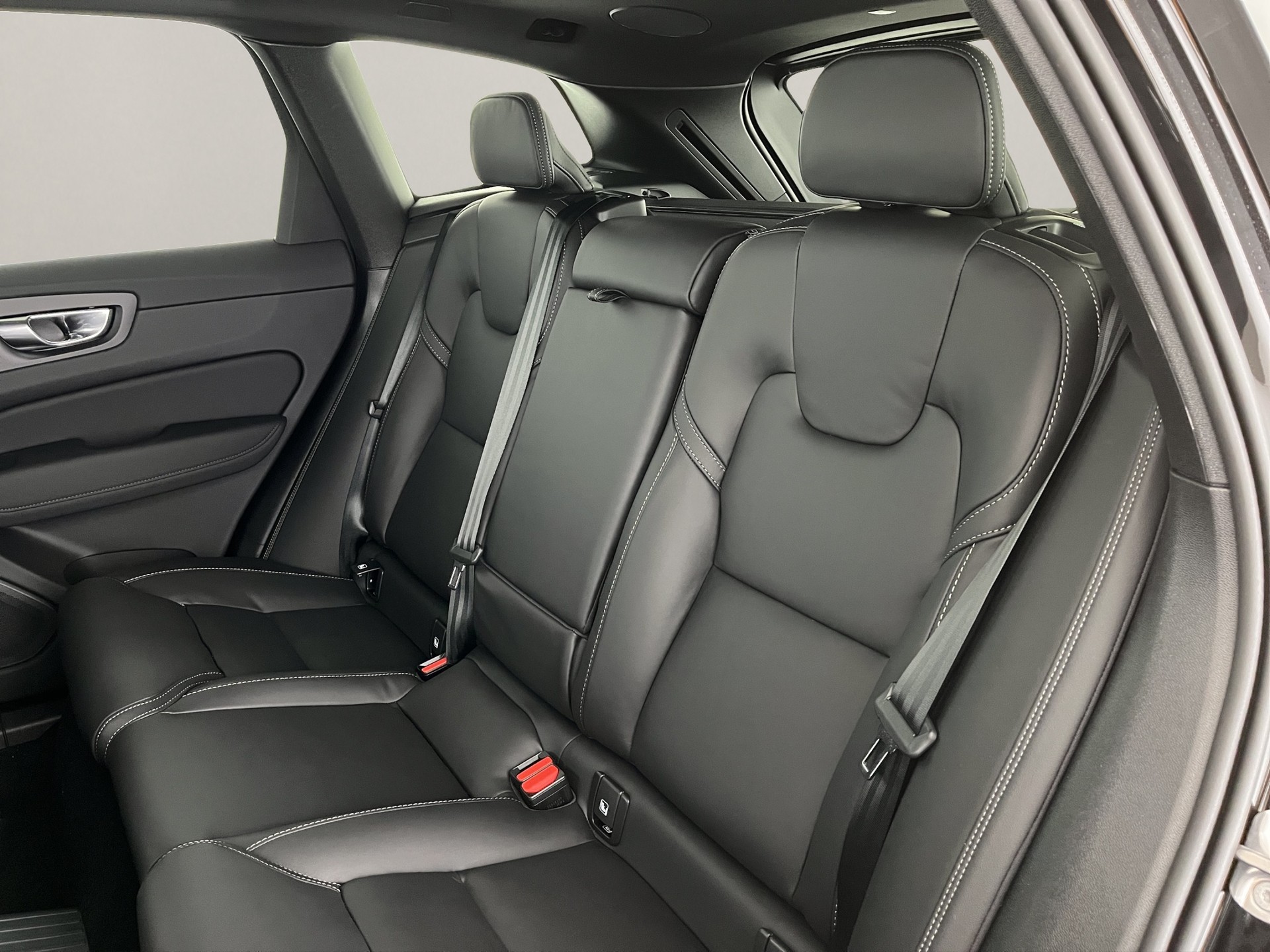 VOLVO XC60 2.0 T8 TE Ultra Dark eAWD-image-16