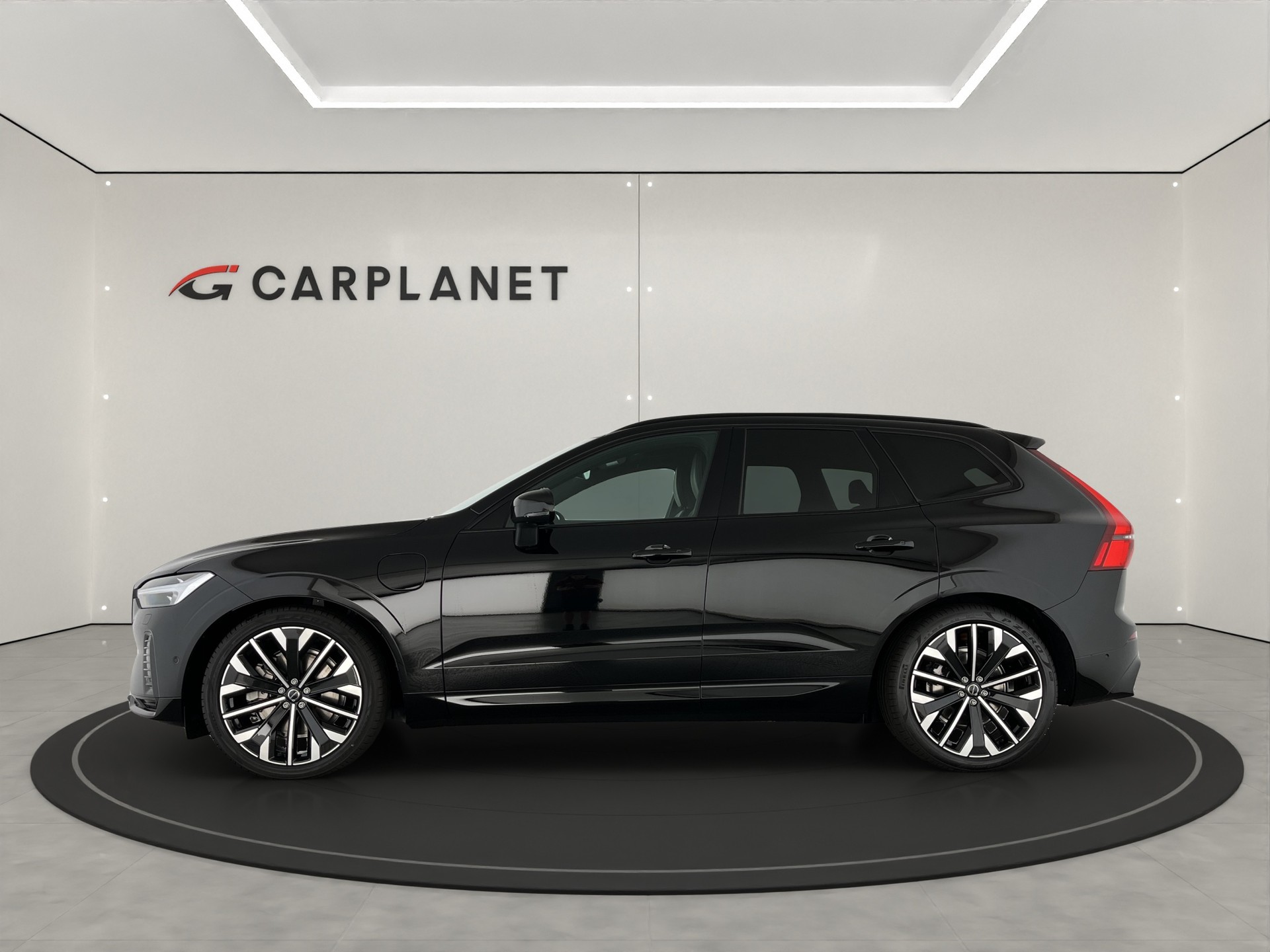 VOLVO XC60 2.0 T8 TE Ultra Dark eAWD-showroom-element-2