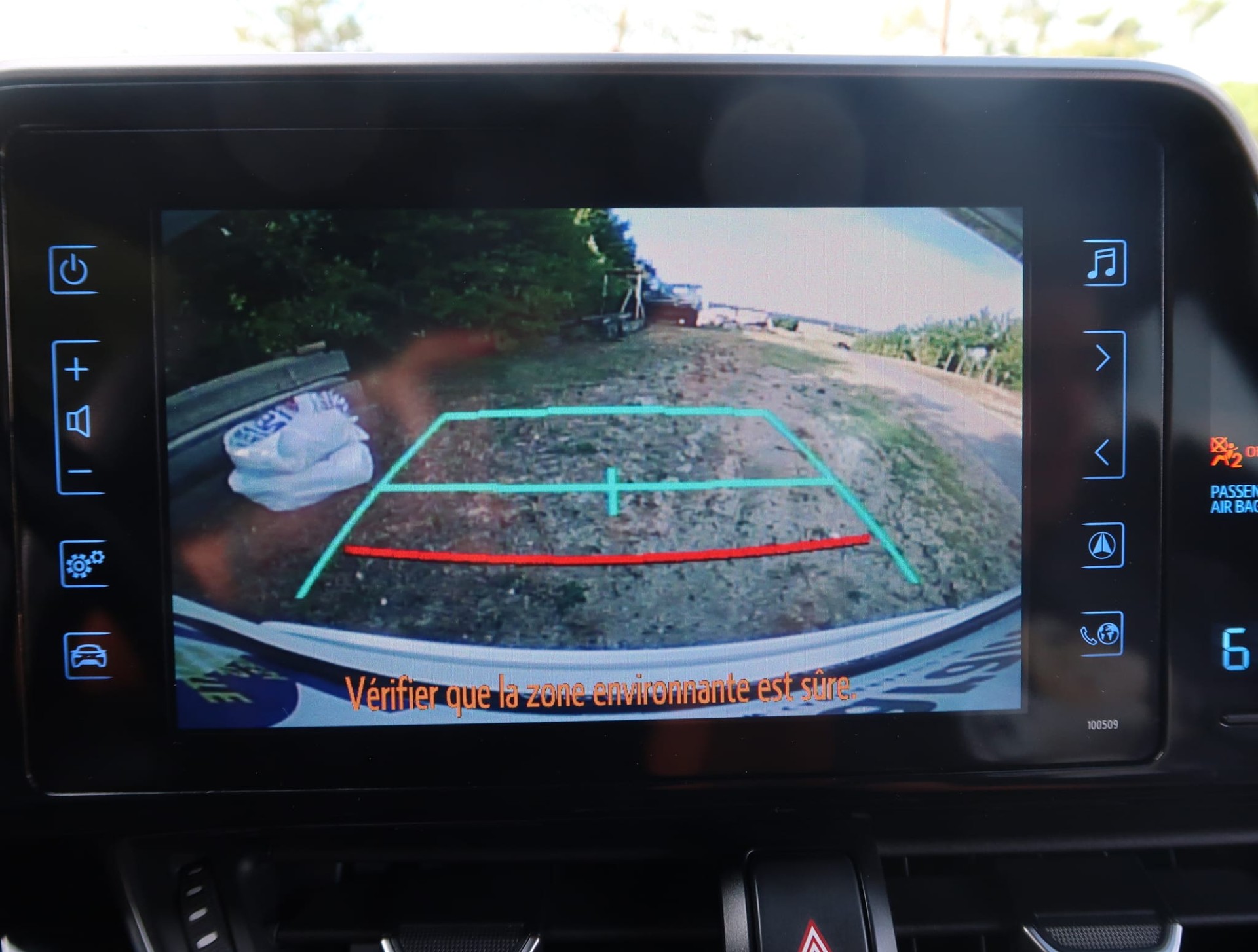 TOYOTA C-HR 1.8 HSD Trend CVT-image-15