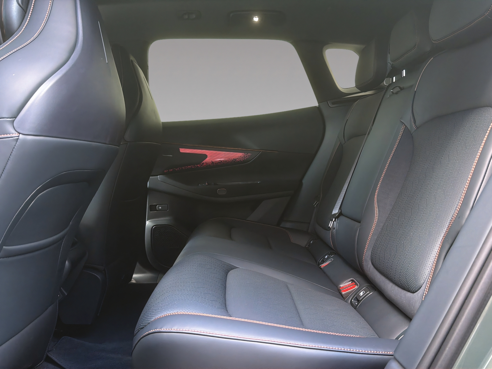 LYNK & CO 08 1.5 PHEV More-image-17