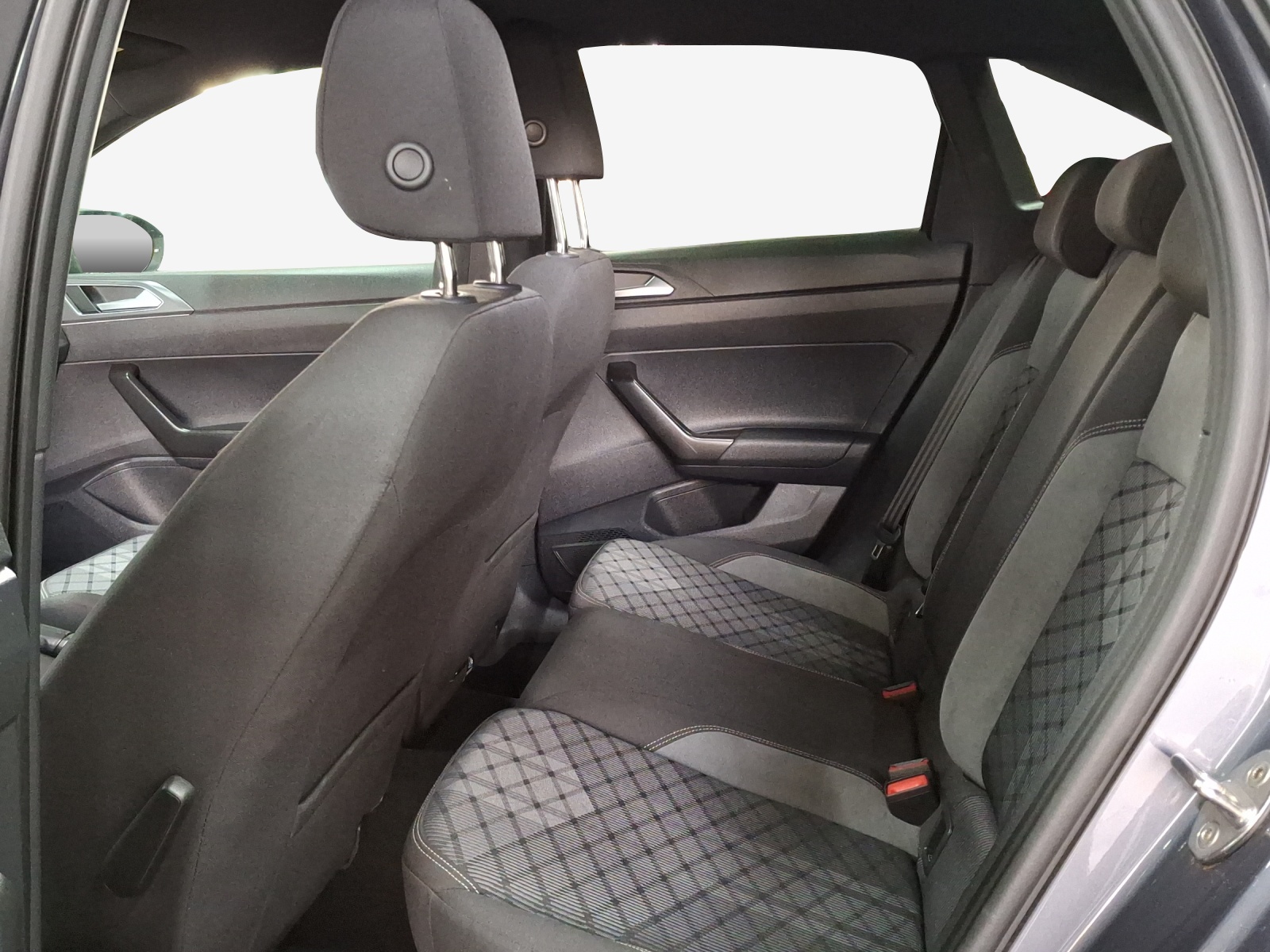 VW Taigo 1.5 TSI R-Line DSG-image-11