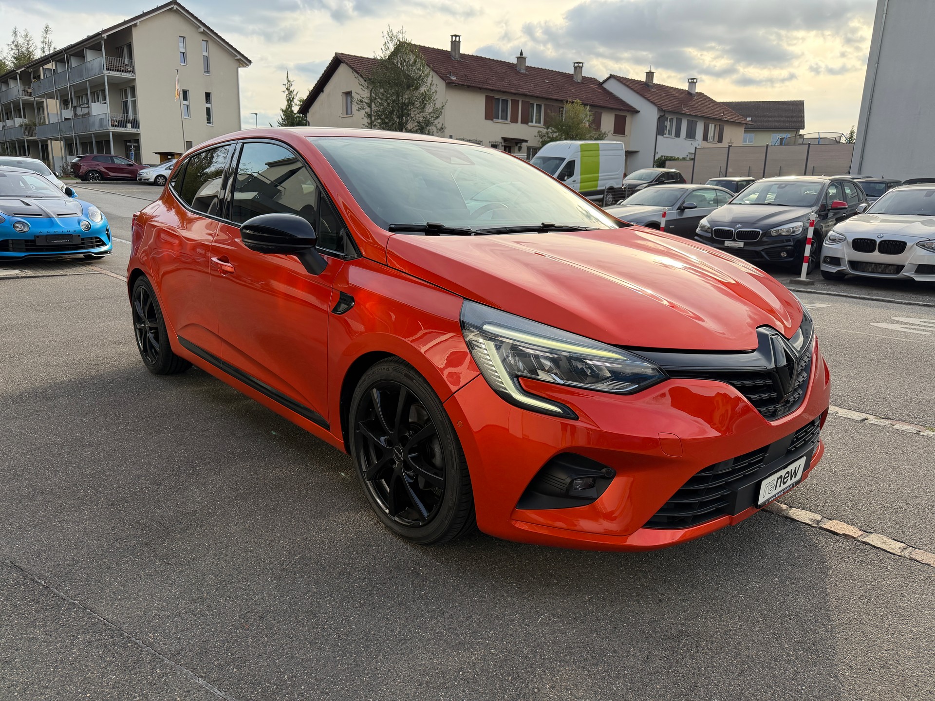 RENAULT Clio 1.3 TCe Initiale EDC-showroom-element-2